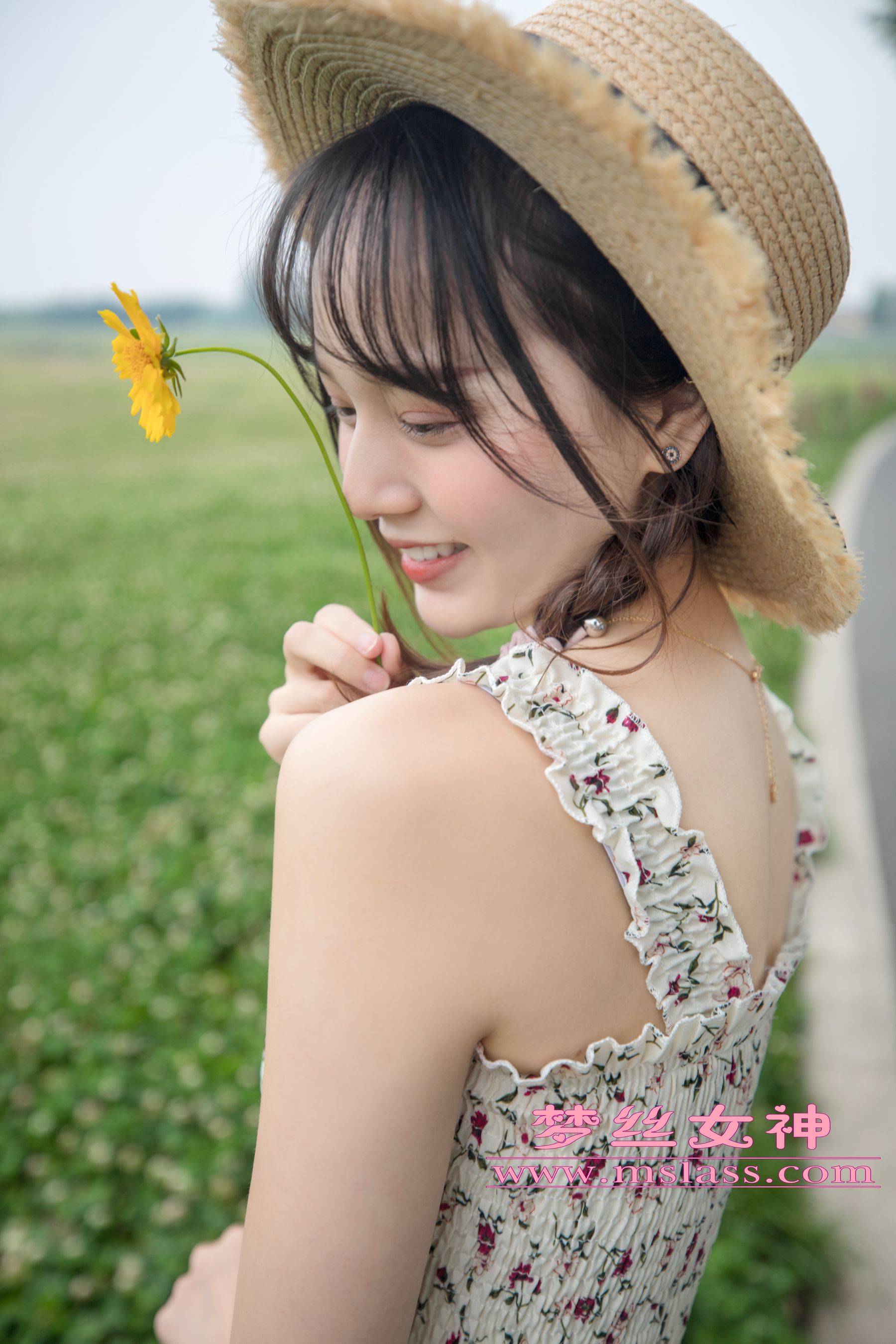 [梦丝女神MSLASS]  玥玥 田园的萌妹