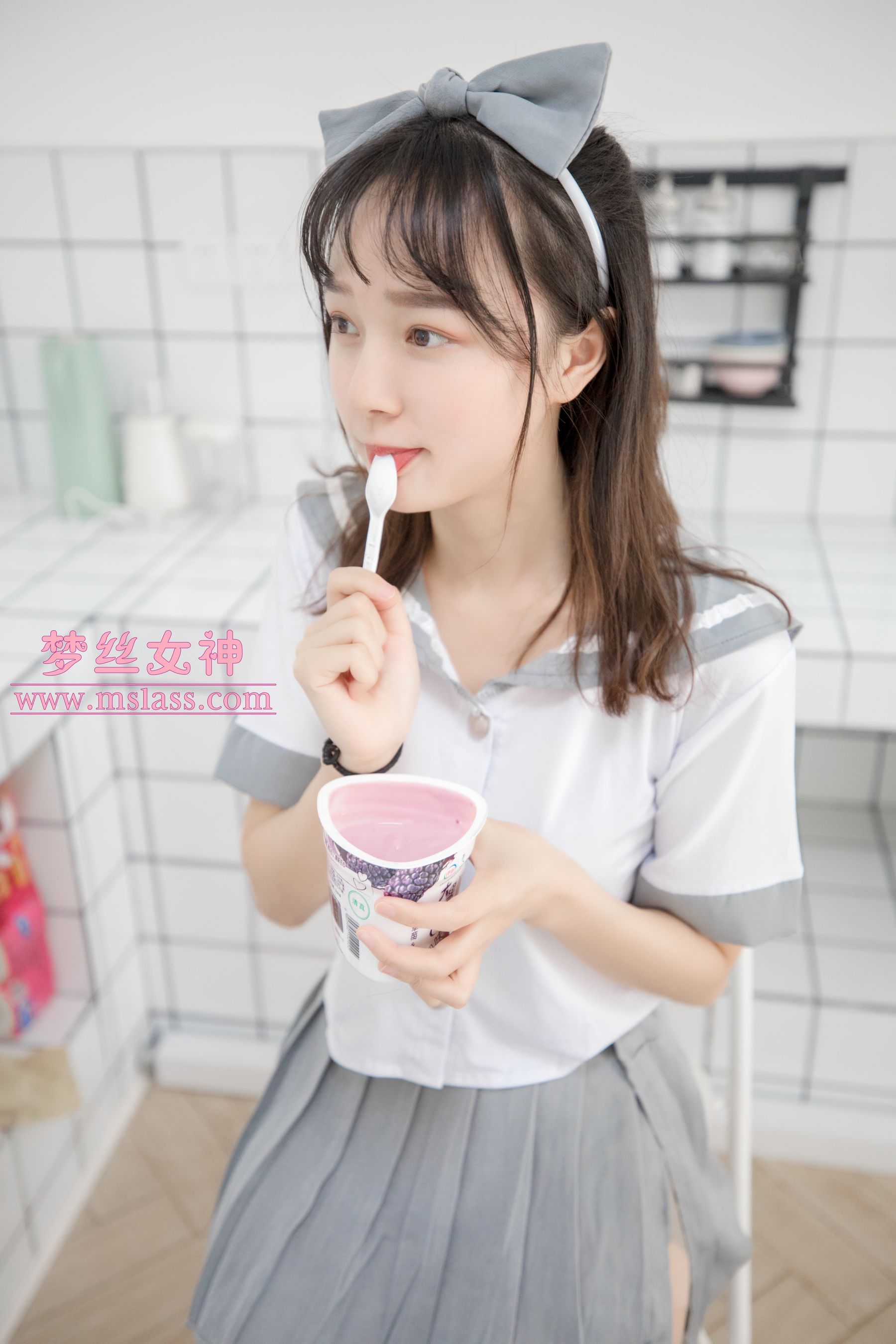 [梦丝女神MSLASS]  玥玥 白色丝袜空间