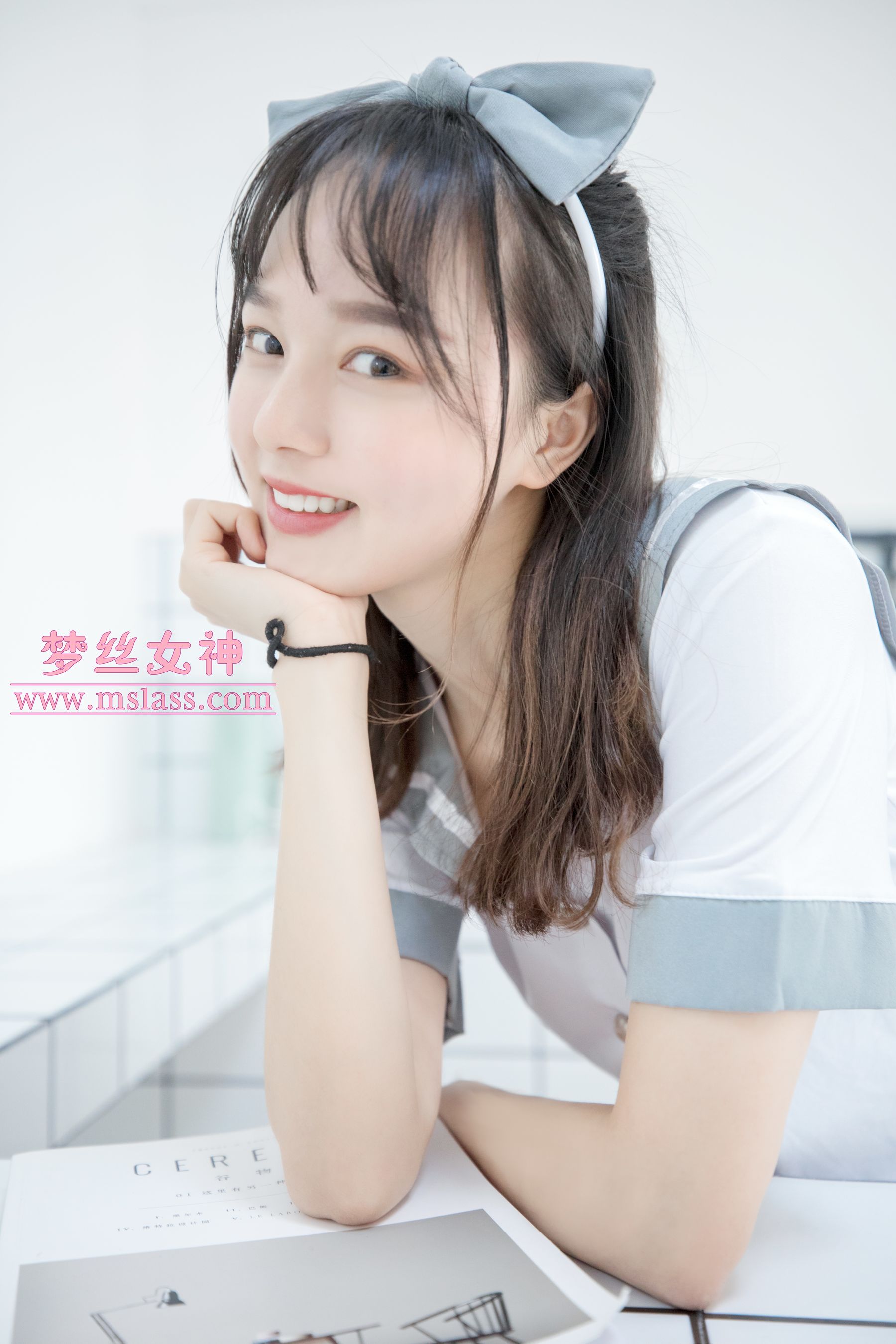 [梦丝女神MSLASS]  玥玥 白色丝袜空间
