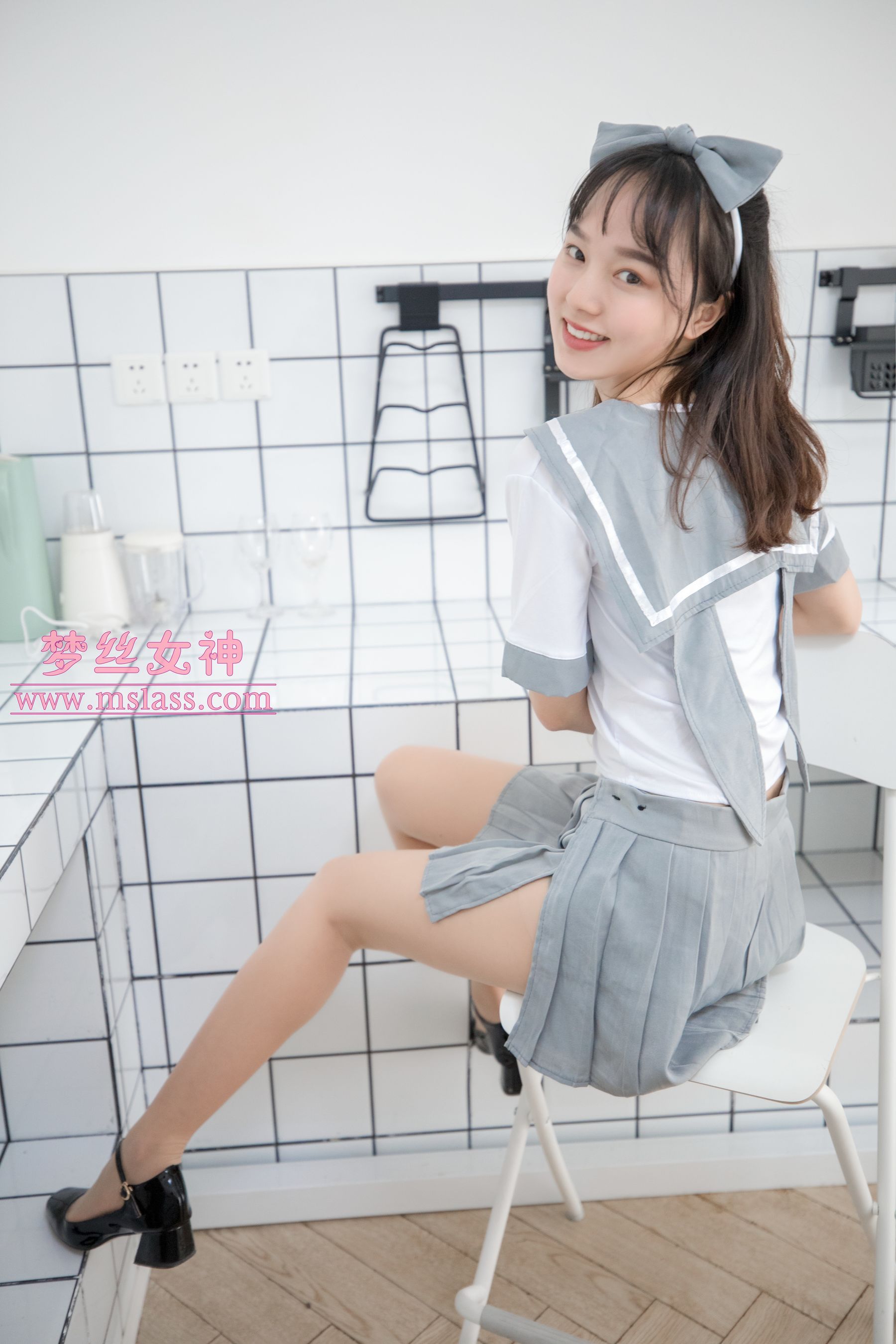 [梦丝女神MSLASS]  玥玥 白色丝袜空间