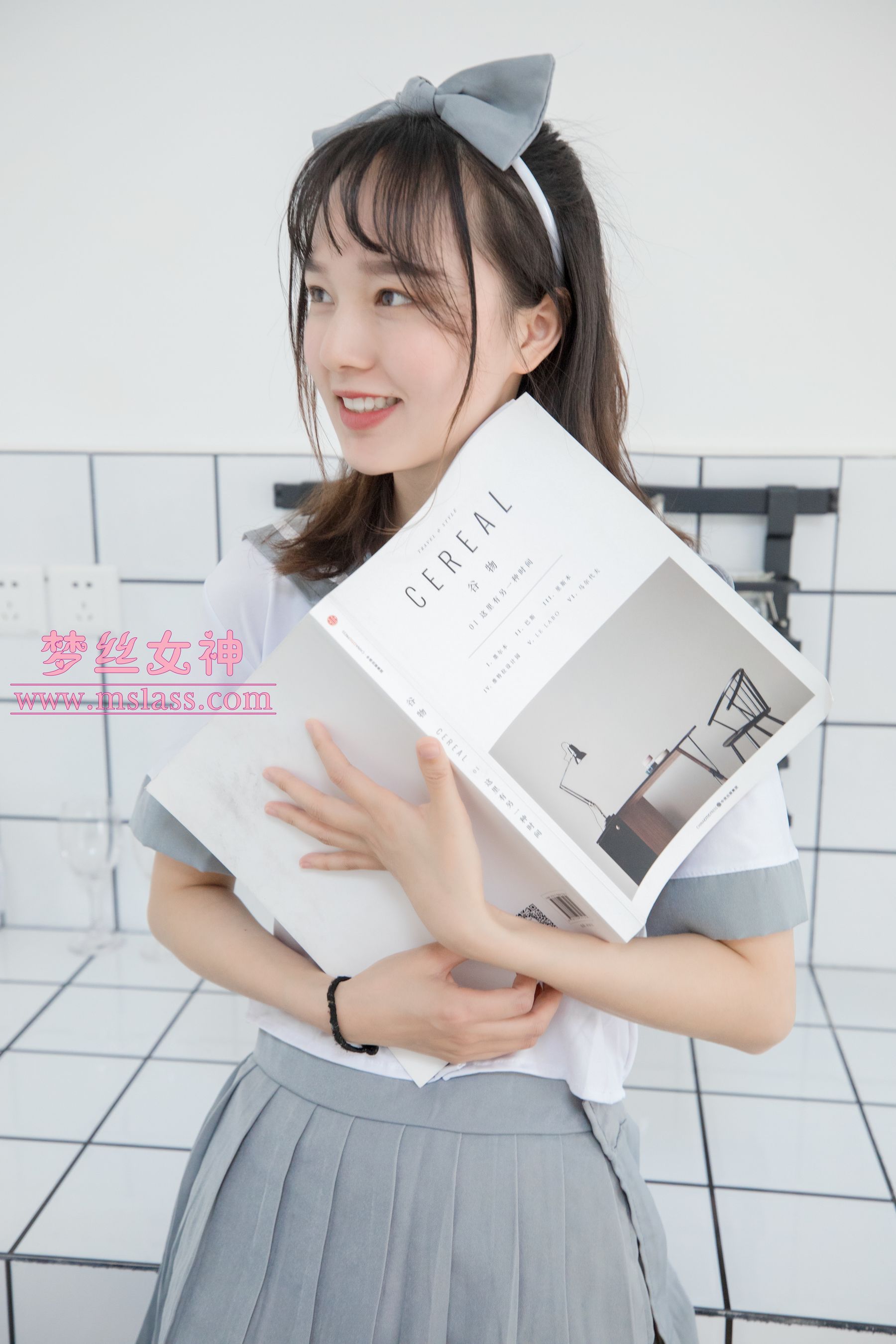 [梦丝女神MSLASS]  玥玥 白色丝袜空间