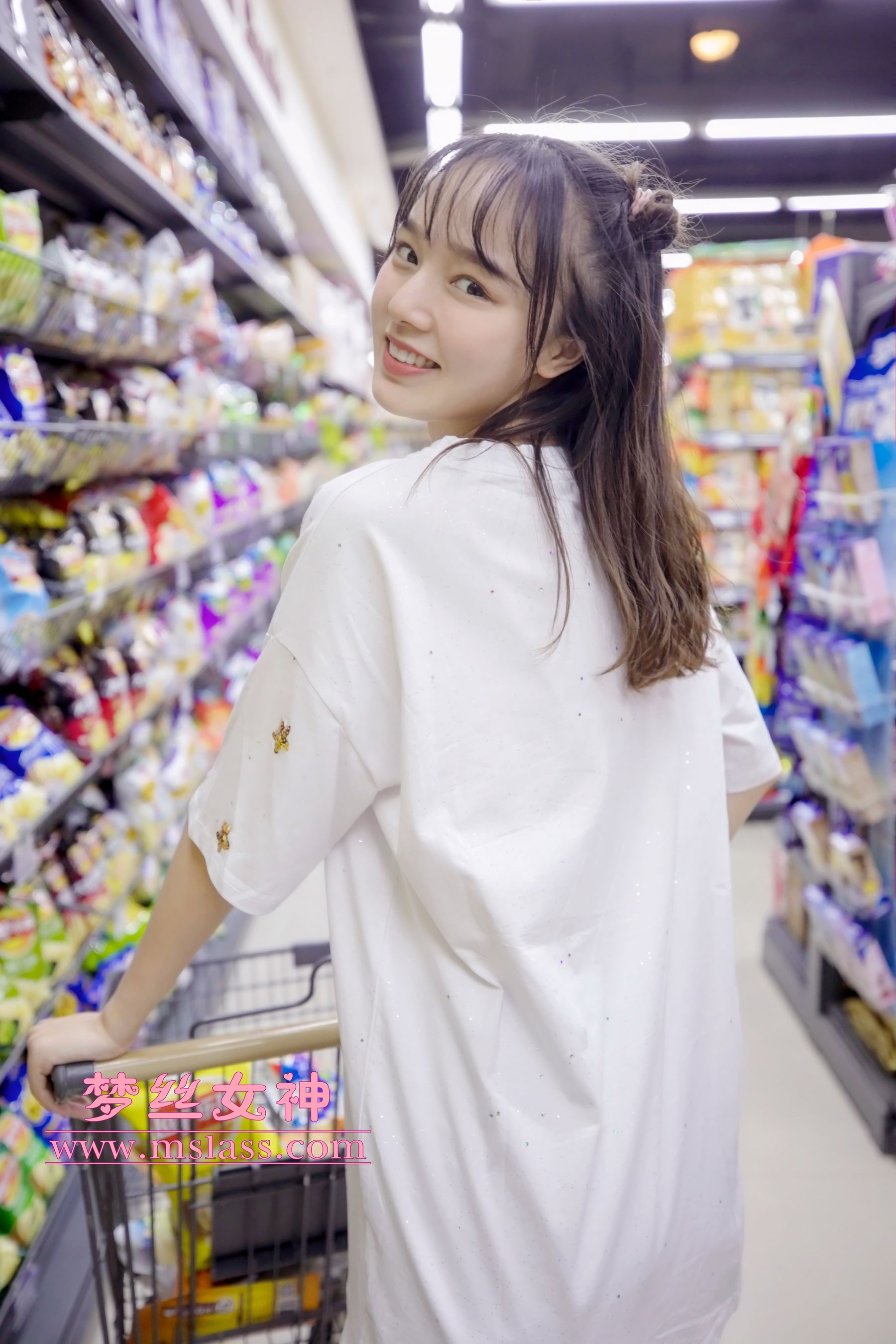 [梦丝女神MSLASS]  玥玥 超市的吃货少女