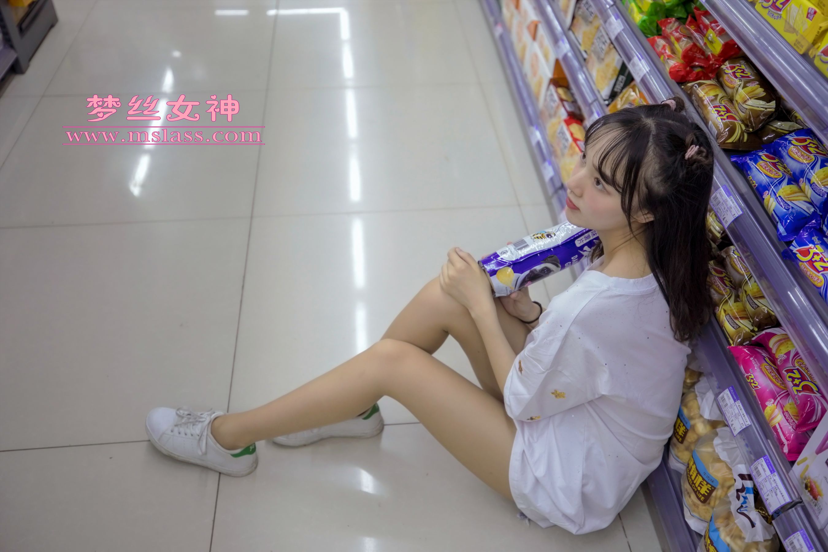 [梦丝女神MSLASS]  玥玥 超市的吃货少女