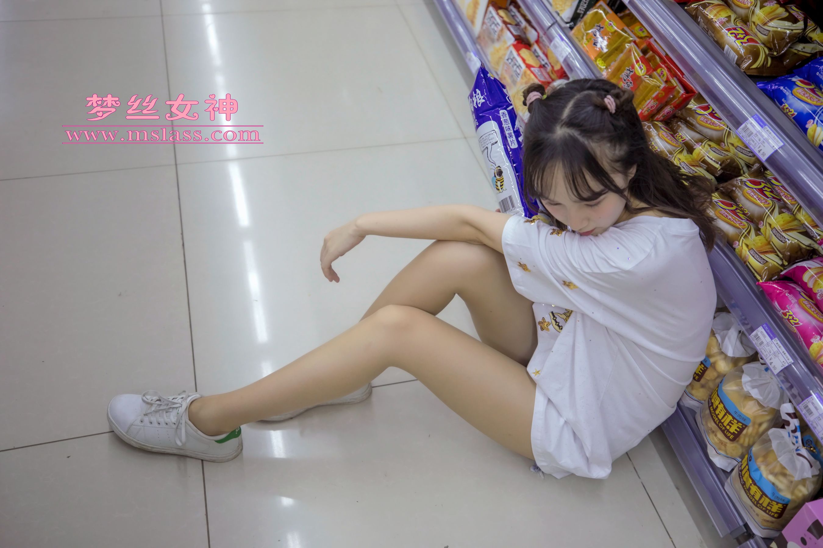 [梦丝女神MSLASS]  玥玥 超市的吃货少女