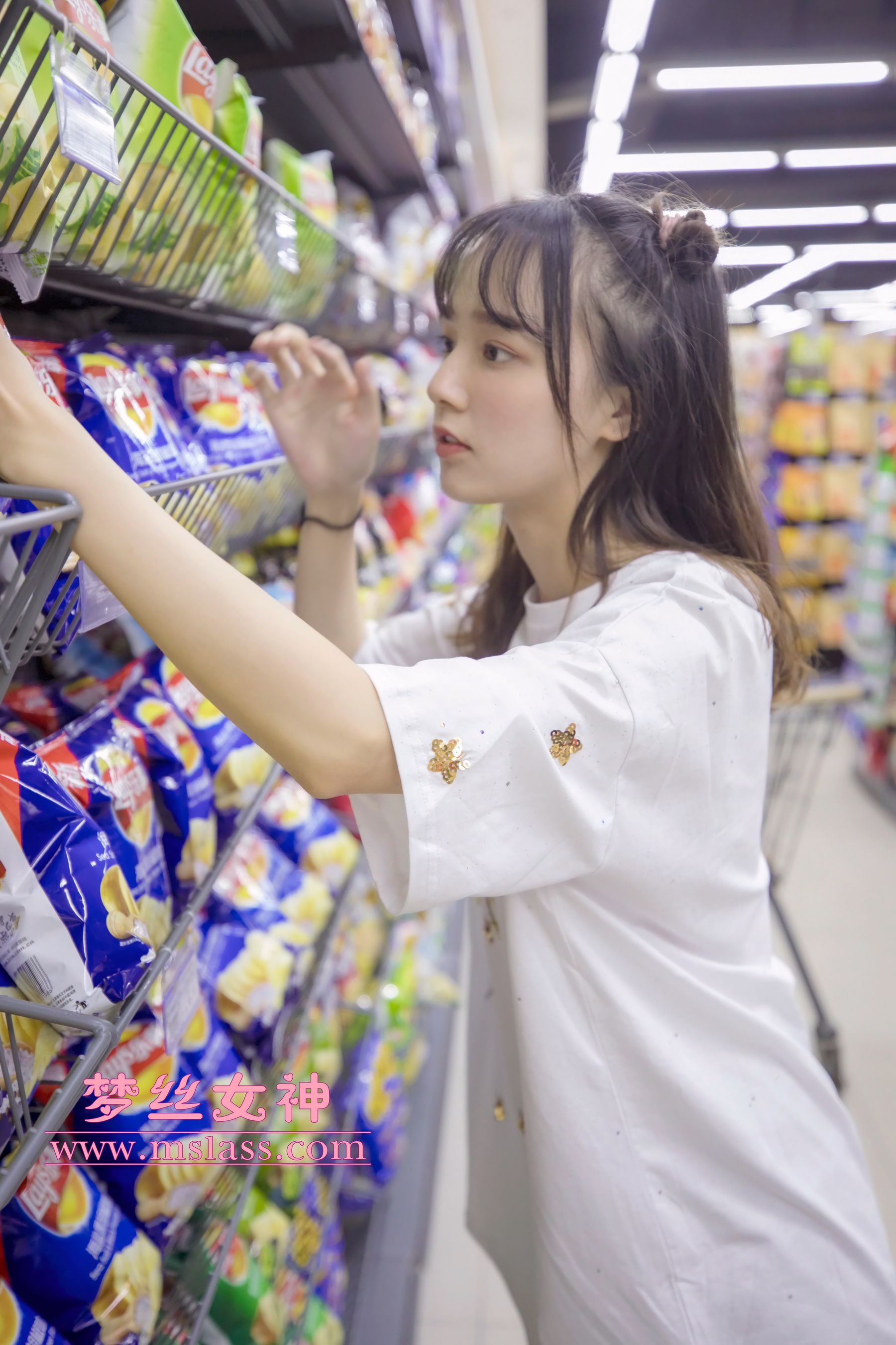 [梦丝女神MSLASS]  玥玥 超市的吃货少女
