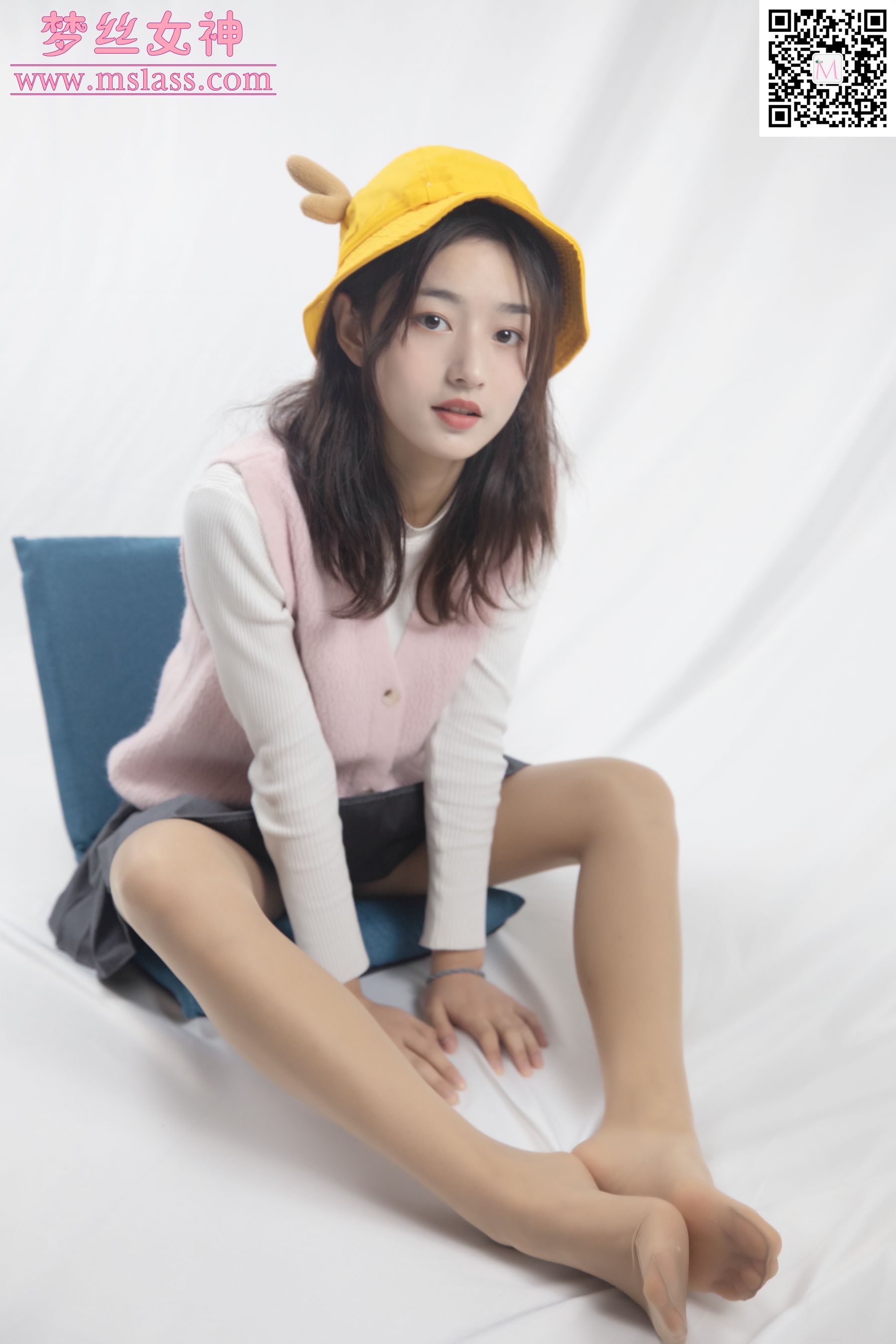 [梦丝女神MSLASS]  璇璇 9分颜值 小黄鸭帽