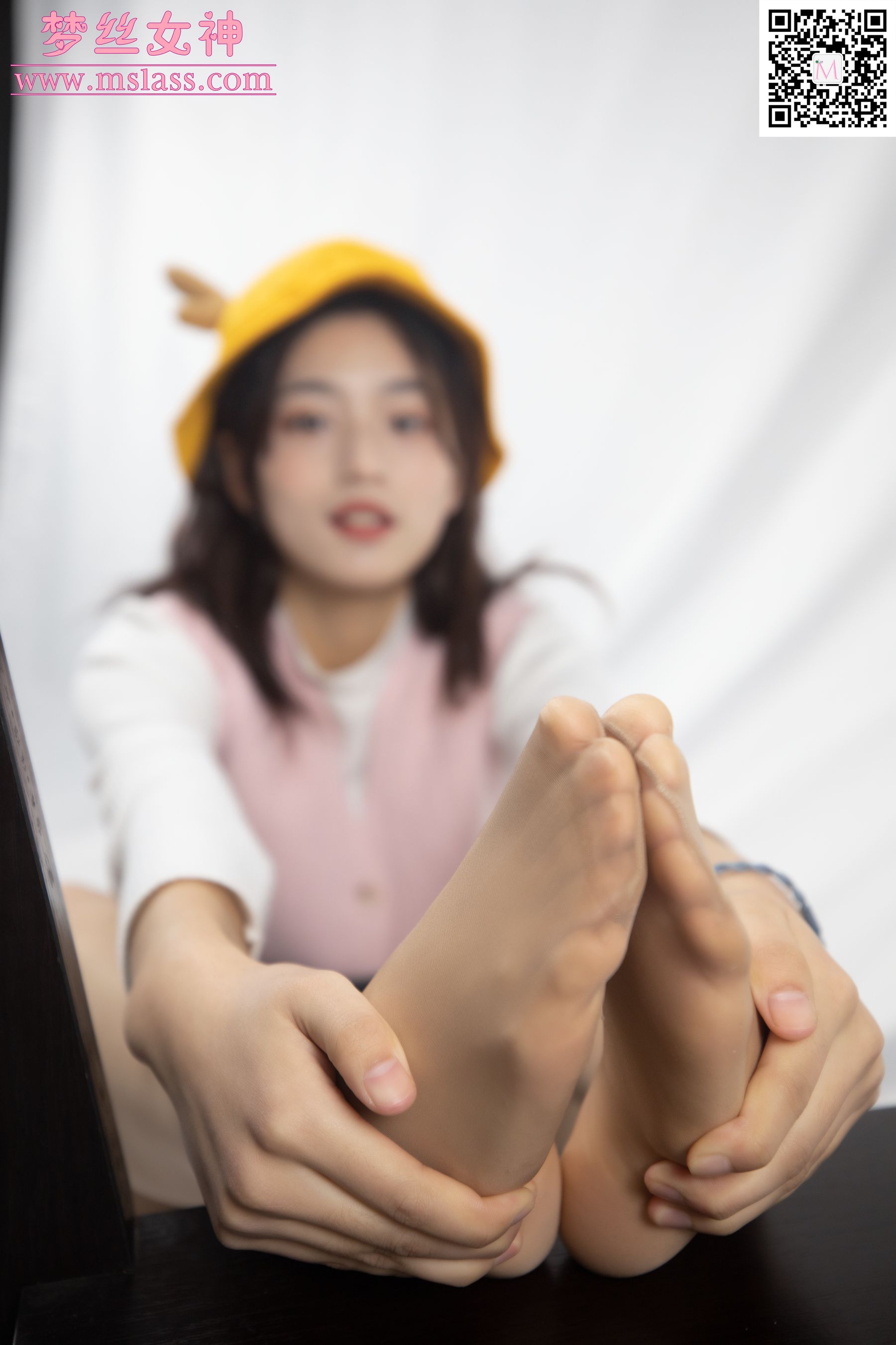 [梦丝女神MSLASS]  璇璇 9分颜值 小黄鸭帽