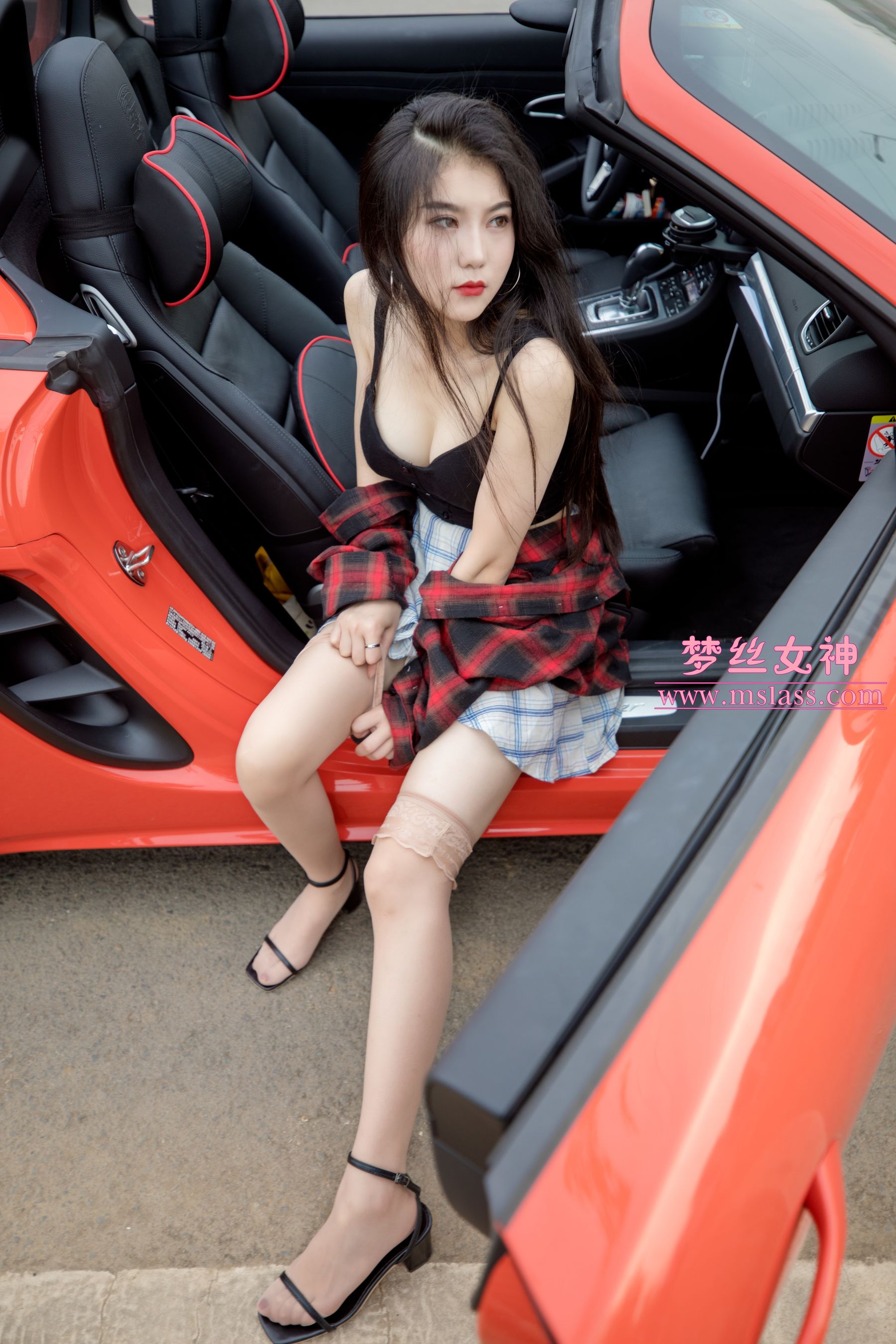 [梦丝女神MSLASS]  苏安希 跑车丝袜女神