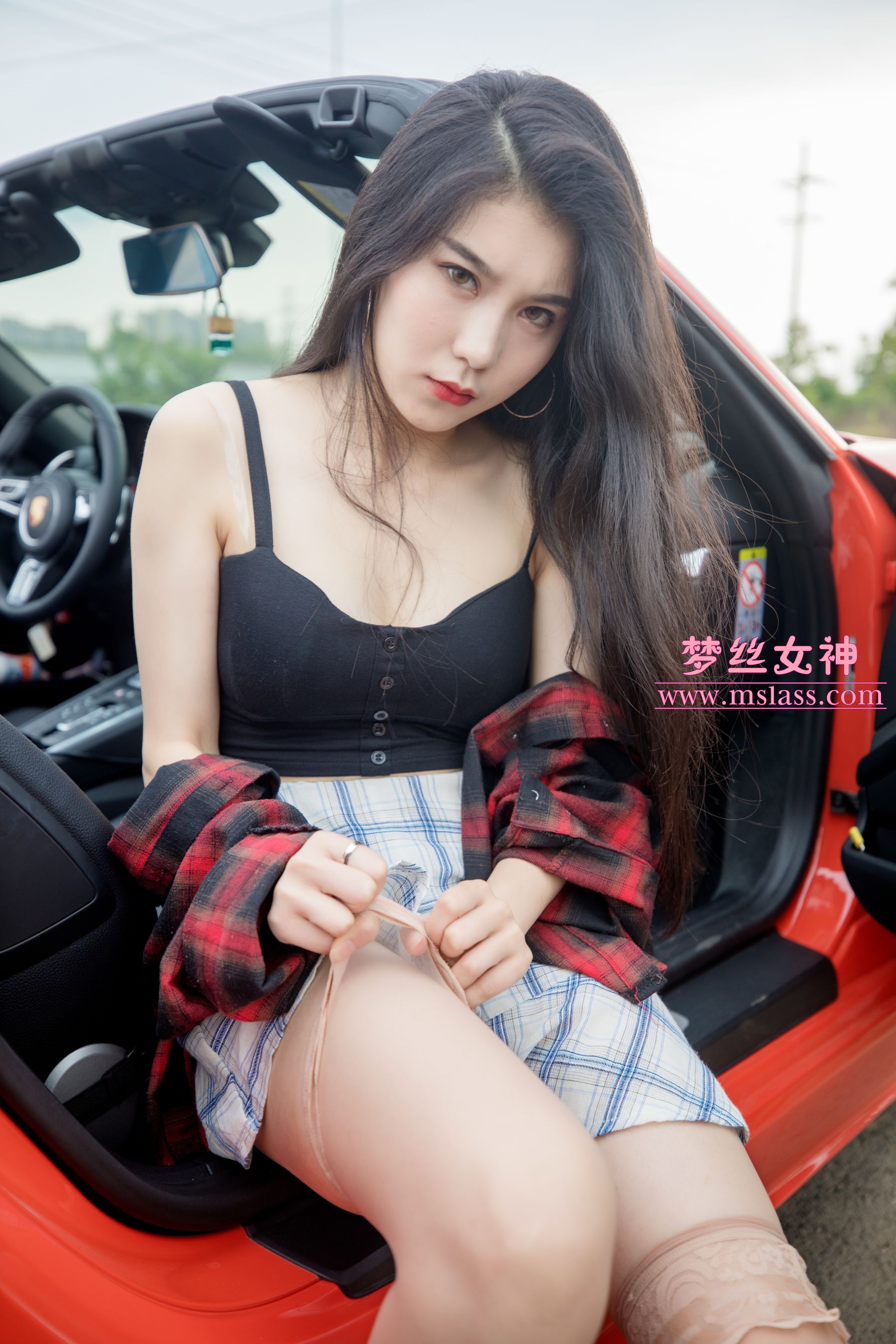 [梦丝女神MSLASS]  苏安希 跑车丝袜女神