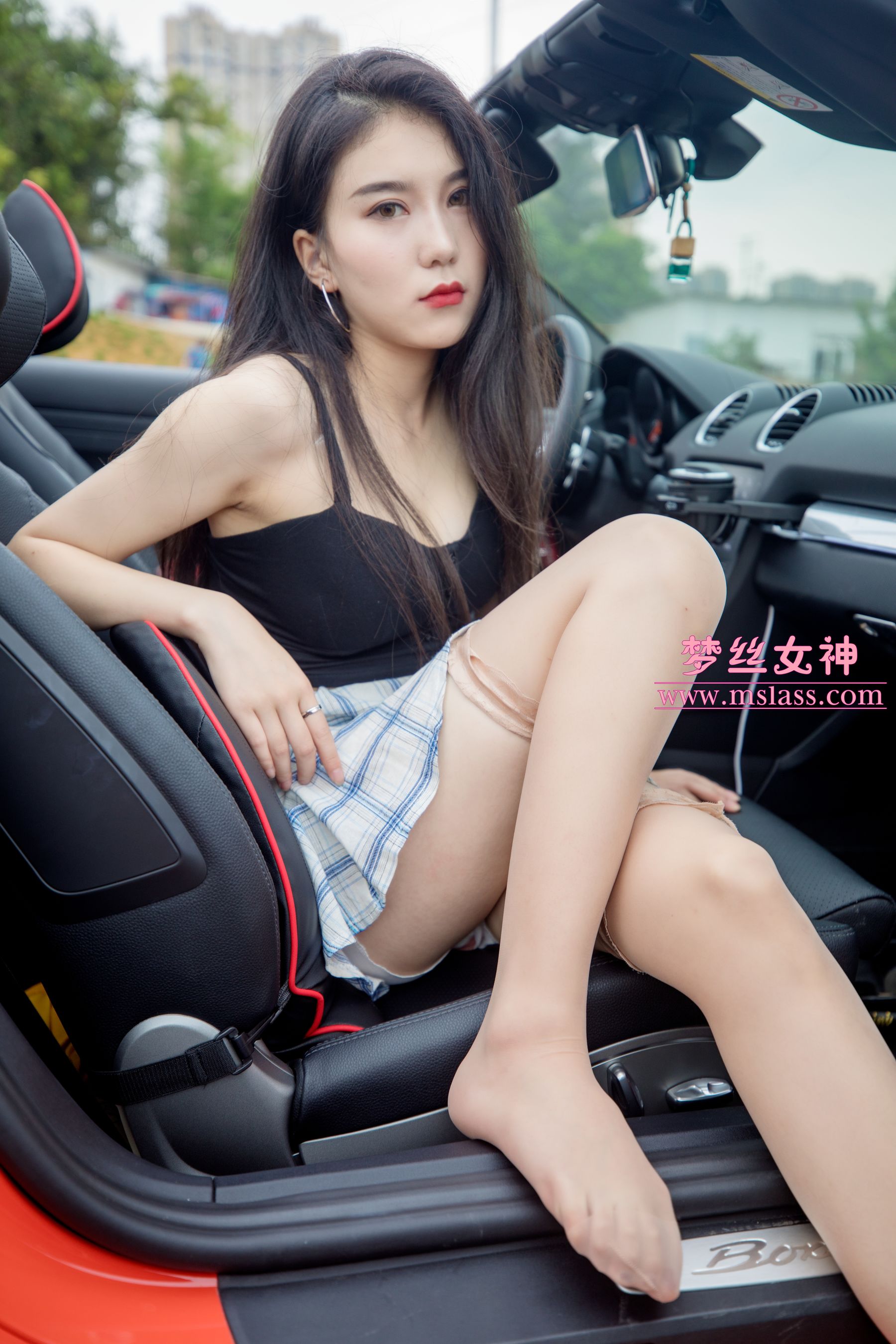 [梦丝女神MSLASS]  苏安希 跑车丝袜女神