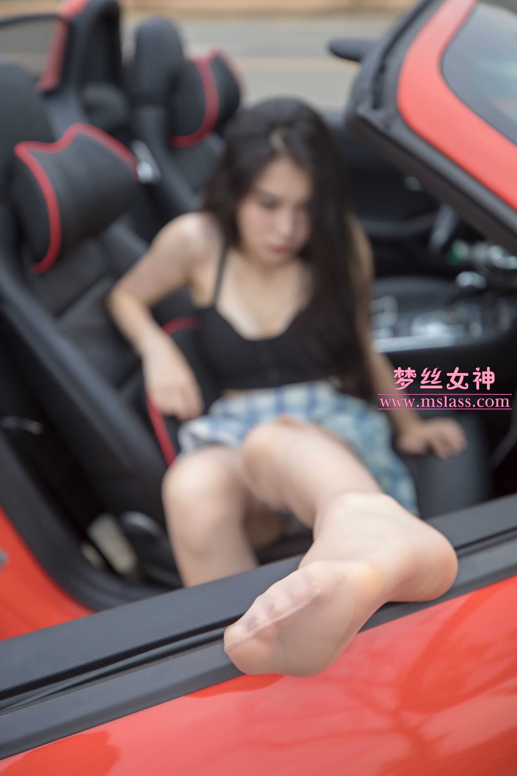 [梦丝女神MSLASS]  苏安希 跑车丝袜女神