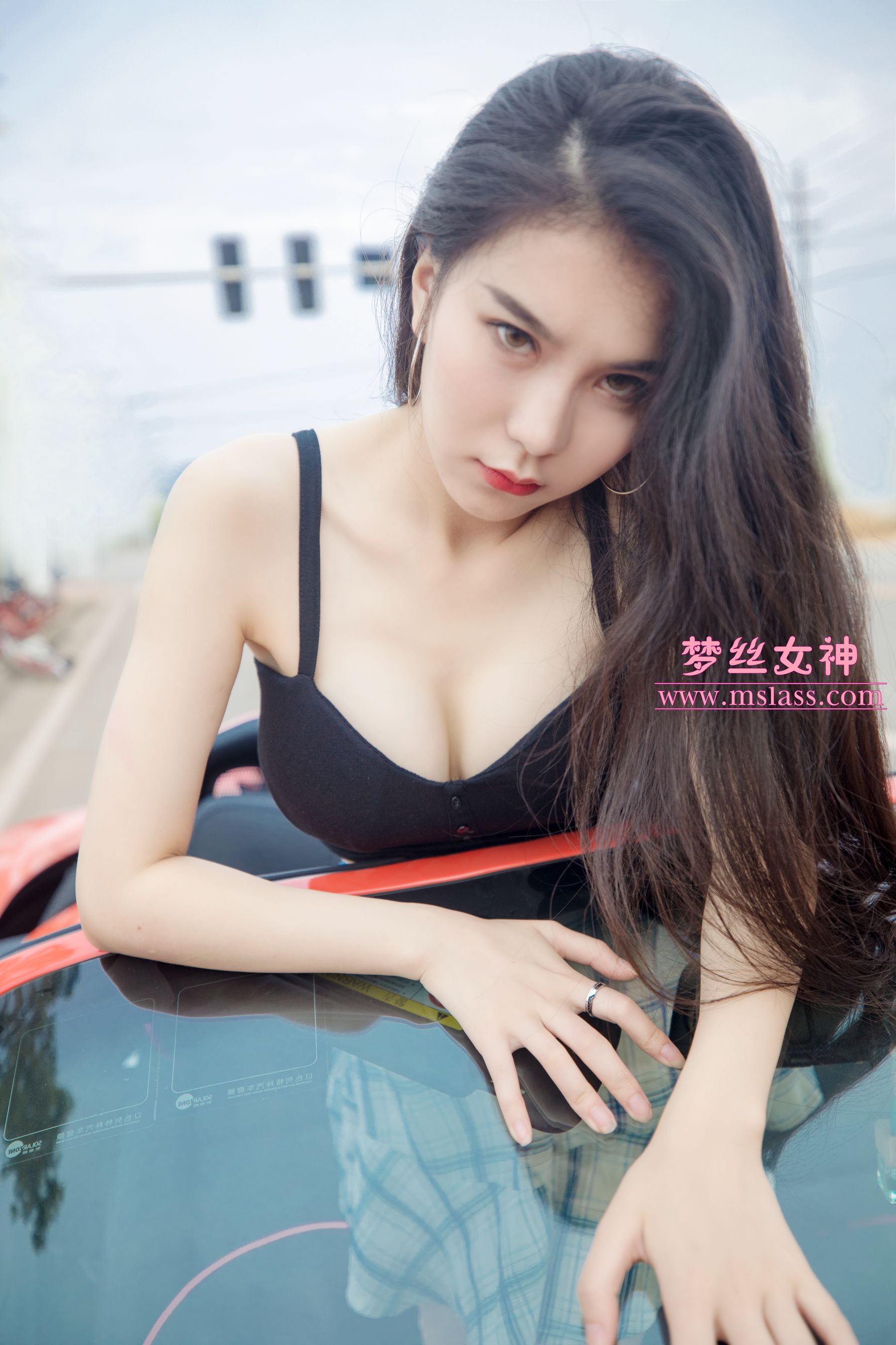 [梦丝女神MSLASS]  苏安希 跑车丝袜女神