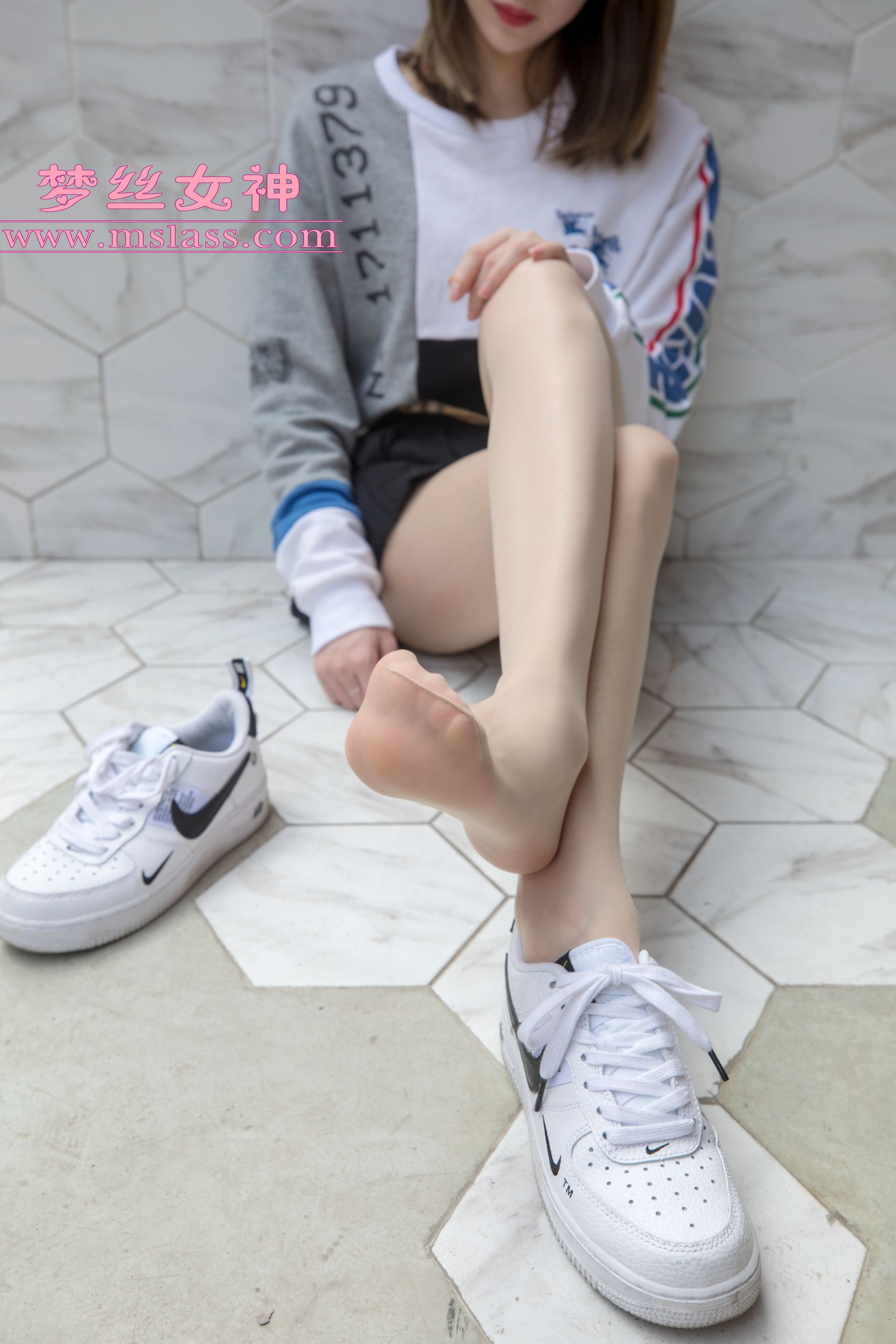 [梦丝女神MSLASS]  苏沐 笔直细腿
