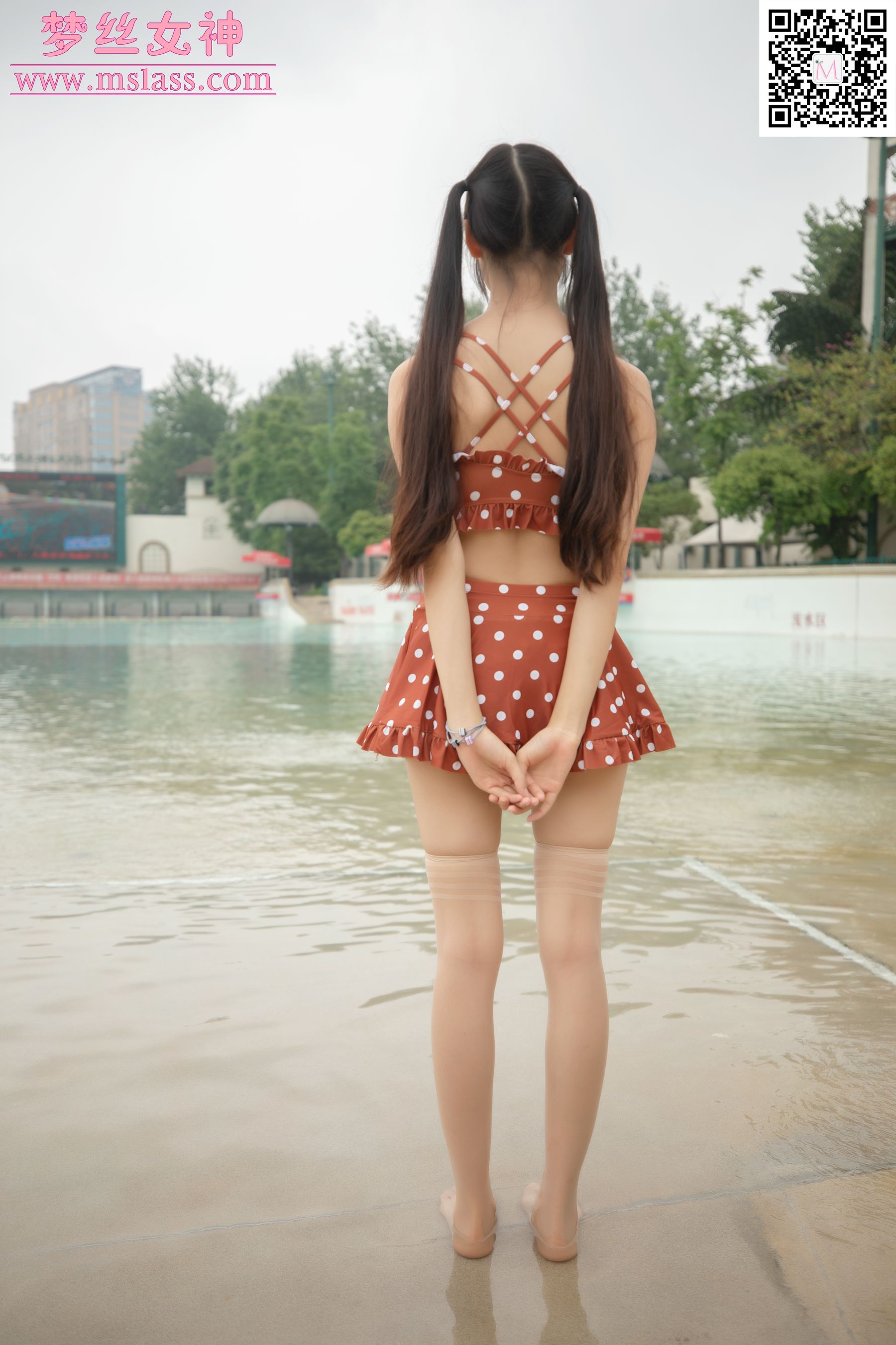 [梦丝女神MSLASS]  诗琪 泳池派对