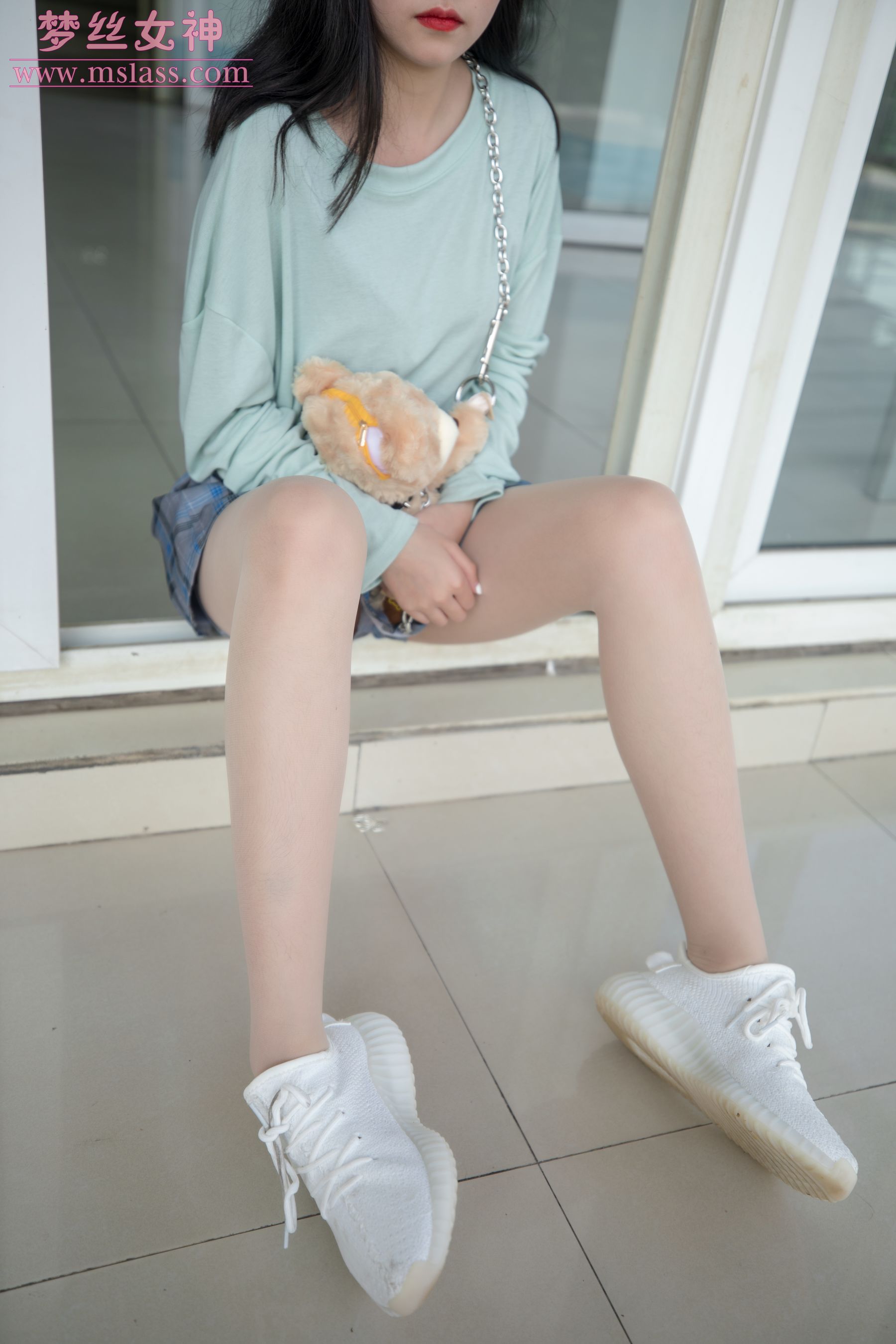 [梦丝女神MSLASS]  酥酥 恬静的小白鞋丝袜