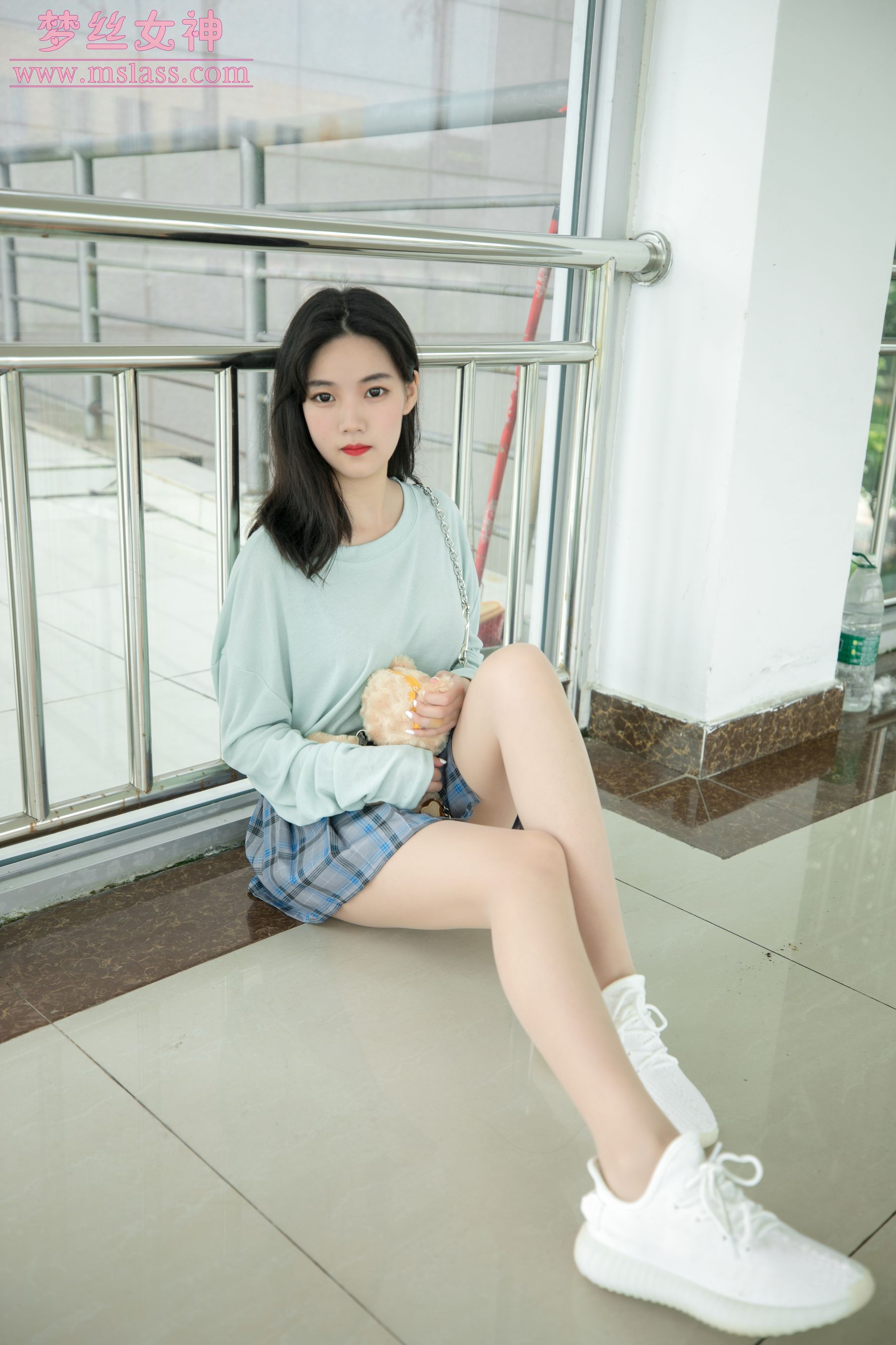 [梦丝女神MSLASS]  酥酥 恬静的小白鞋丝袜