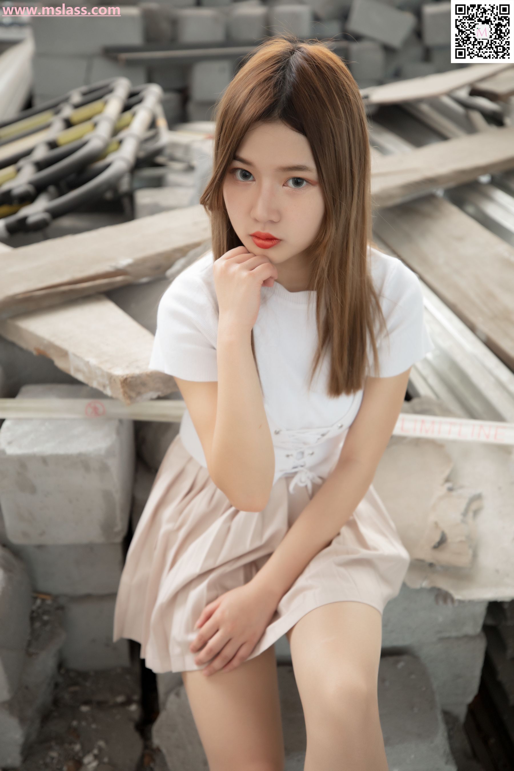 [梦丝女神MSLASS]  除夕 废墟的小白鞋