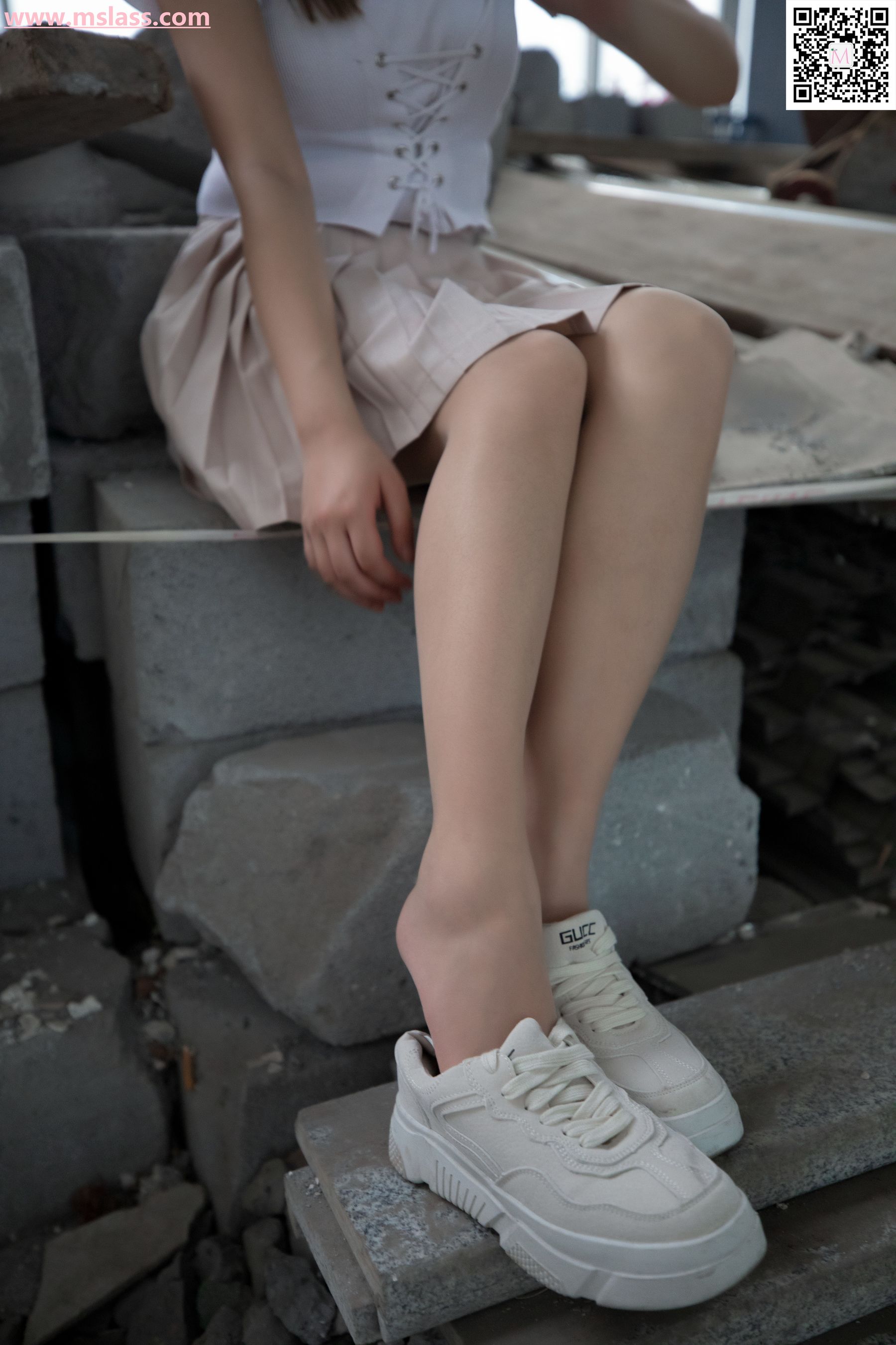[梦丝女神MSLASS]  除夕 废墟的小白鞋