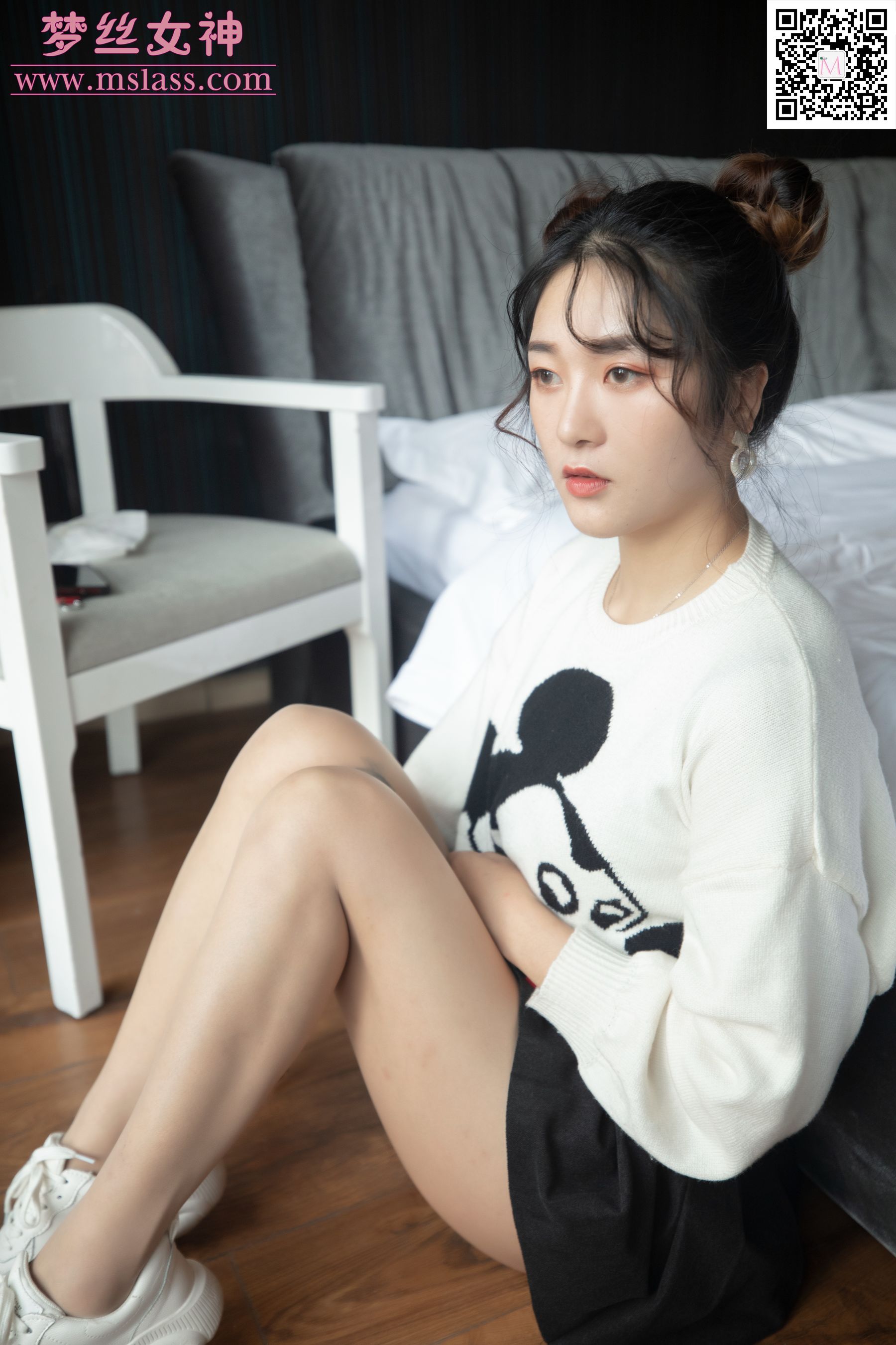 [梦丝女神MSLASS]  雨晨 白卫衣下的美