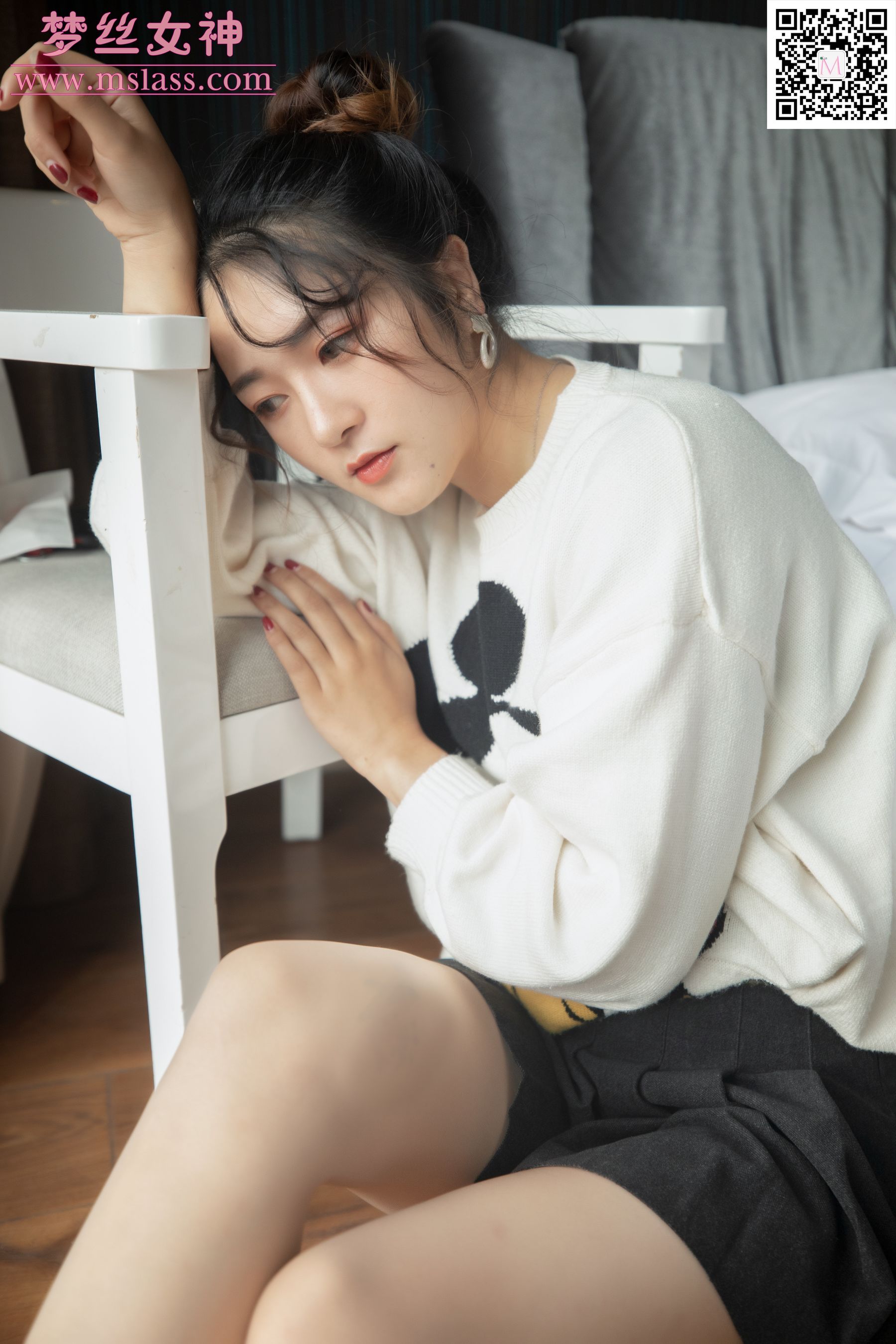 [梦丝女神MSLASS]  雨晨 白卫衣下的美
