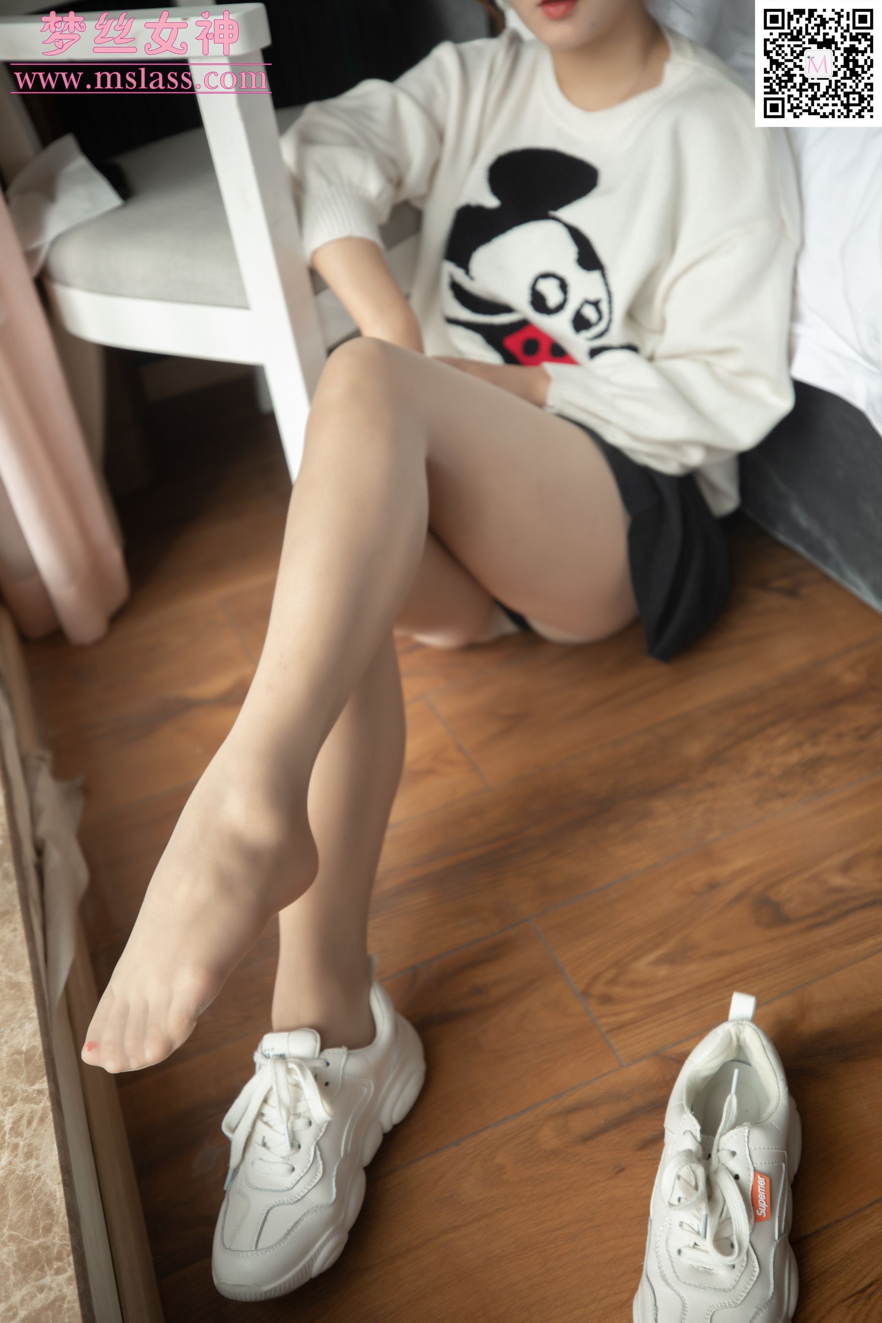 [梦丝女神MSLASS]  雨晨 白卫衣下的美
