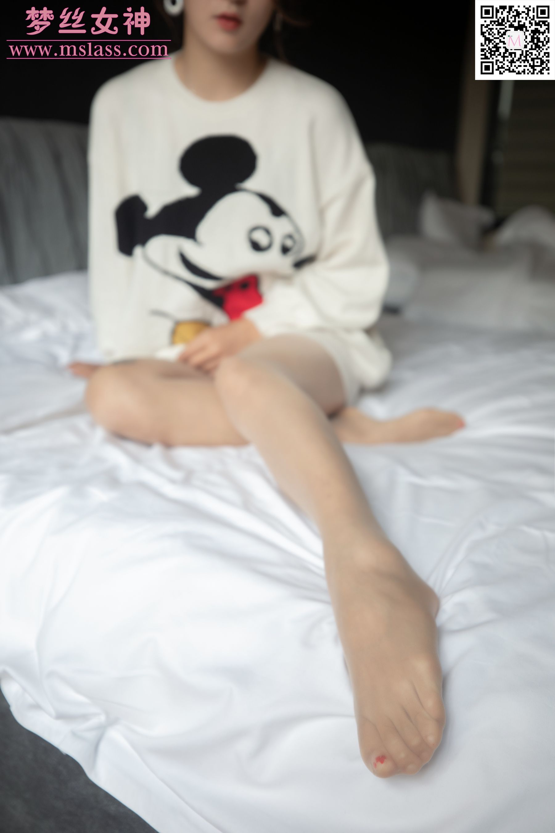 [梦丝女神MSLASS]  雨晨 白卫衣下的美