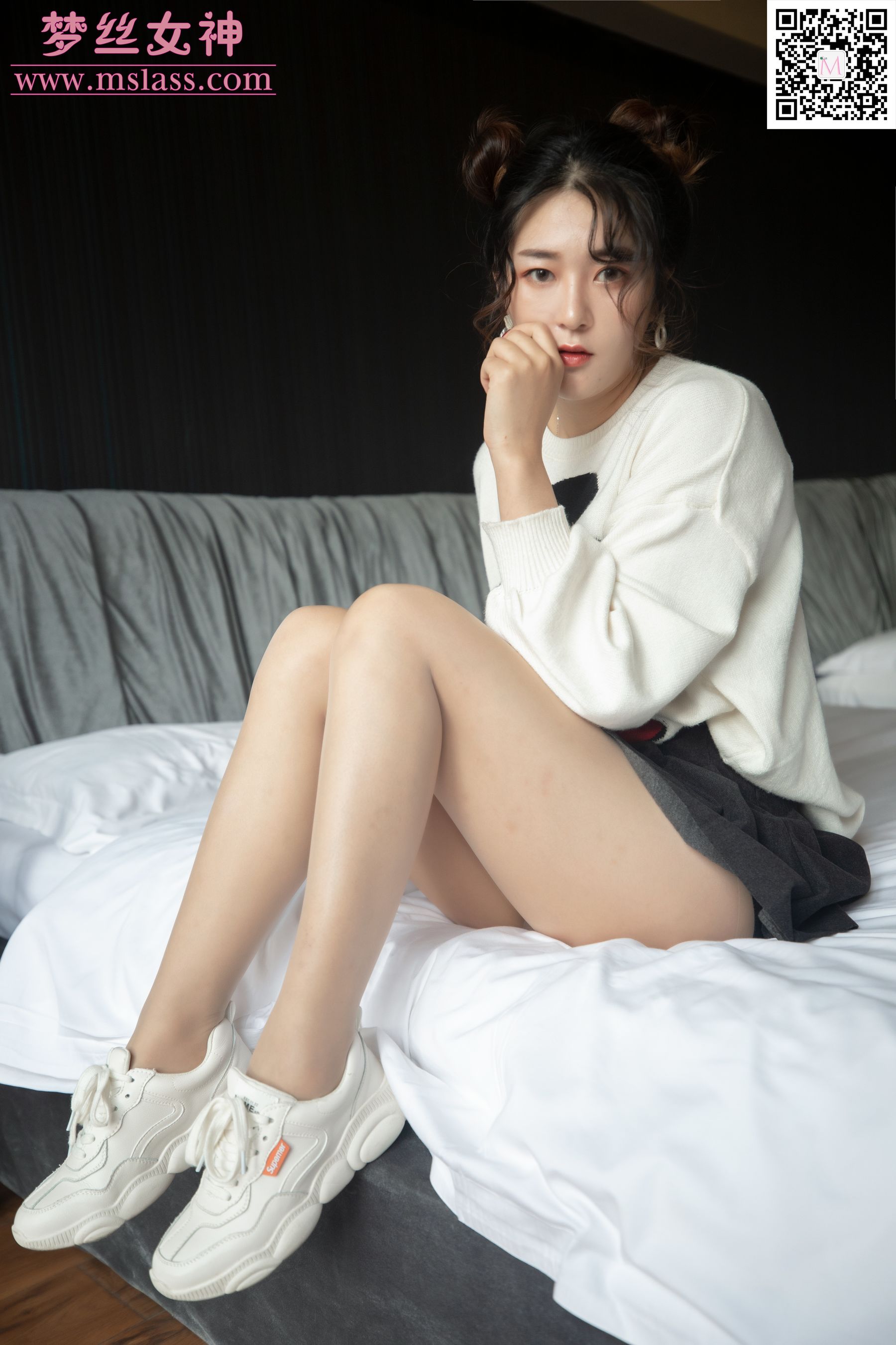 [梦丝女神MSLASS]  雨晨 白卫衣下的美