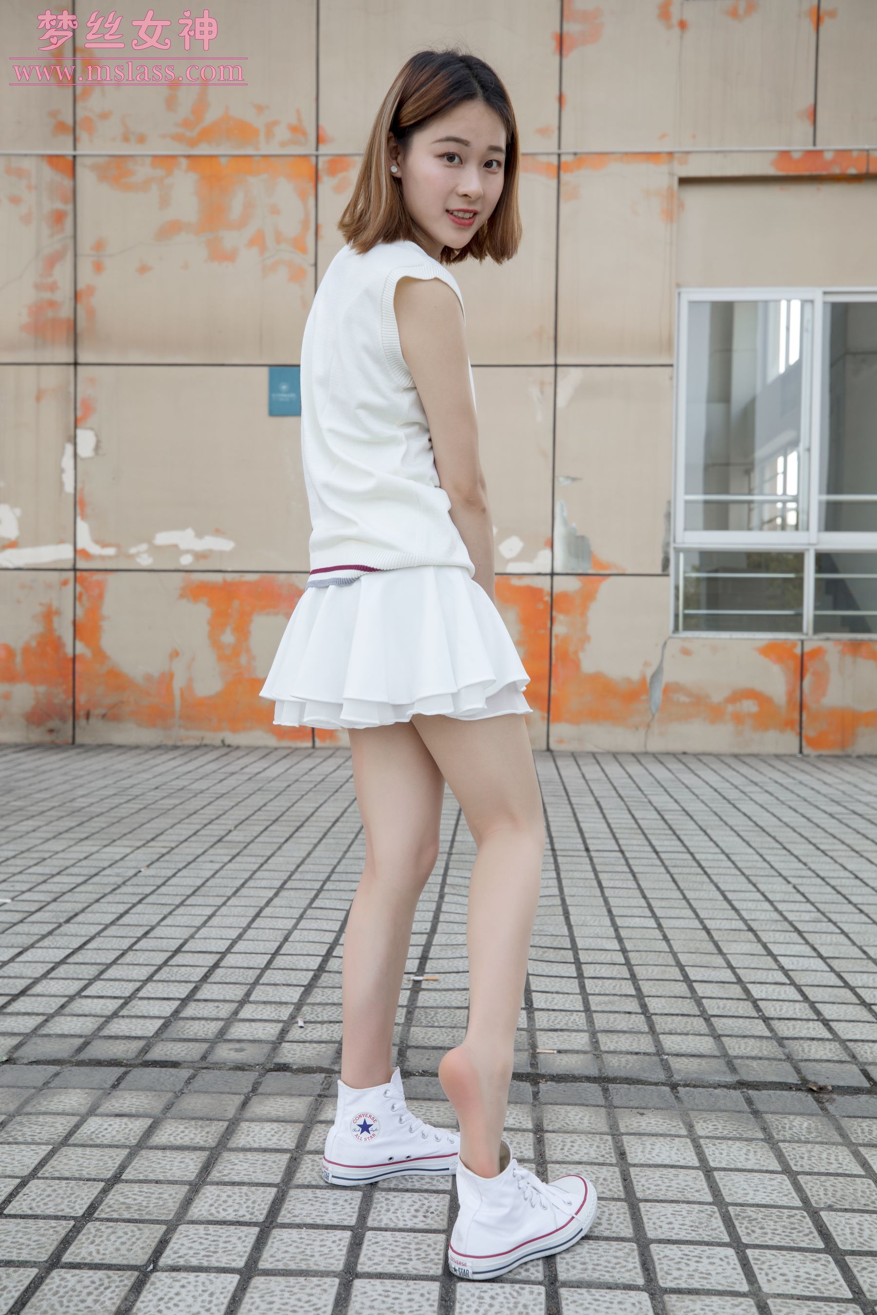 [梦丝女神MSLASS]  雯雯 学楼丝袜美腿