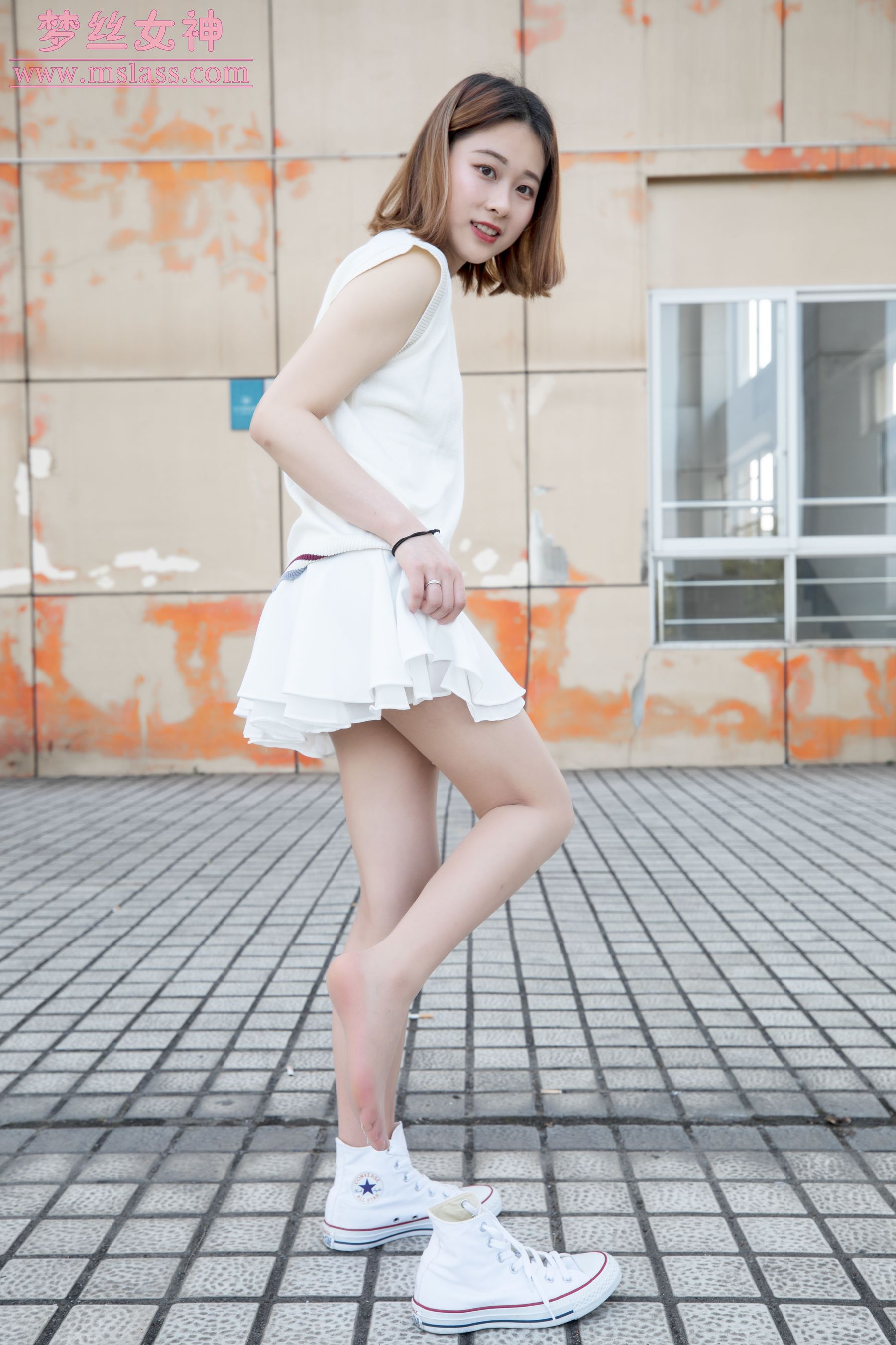 [梦丝女神MSLASS]  雯雯 学楼丝袜美腿