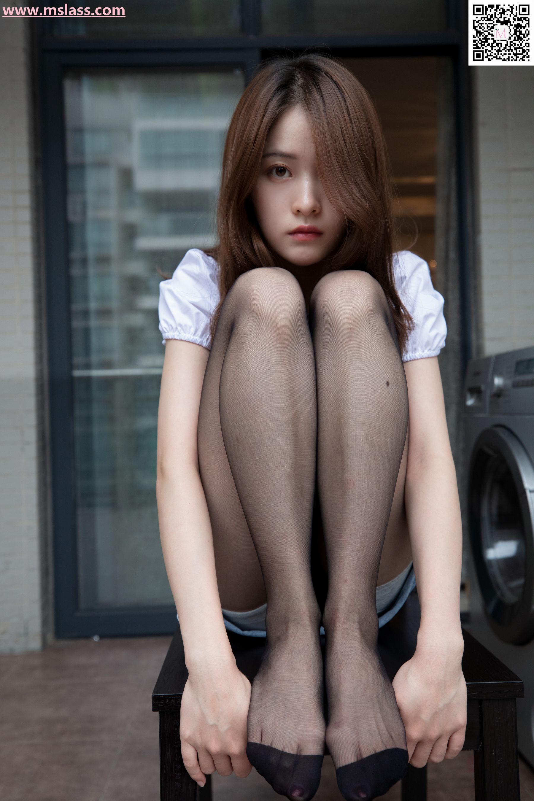 [梦丝女神MSLASS]  魏婷婷 家里的黑袜