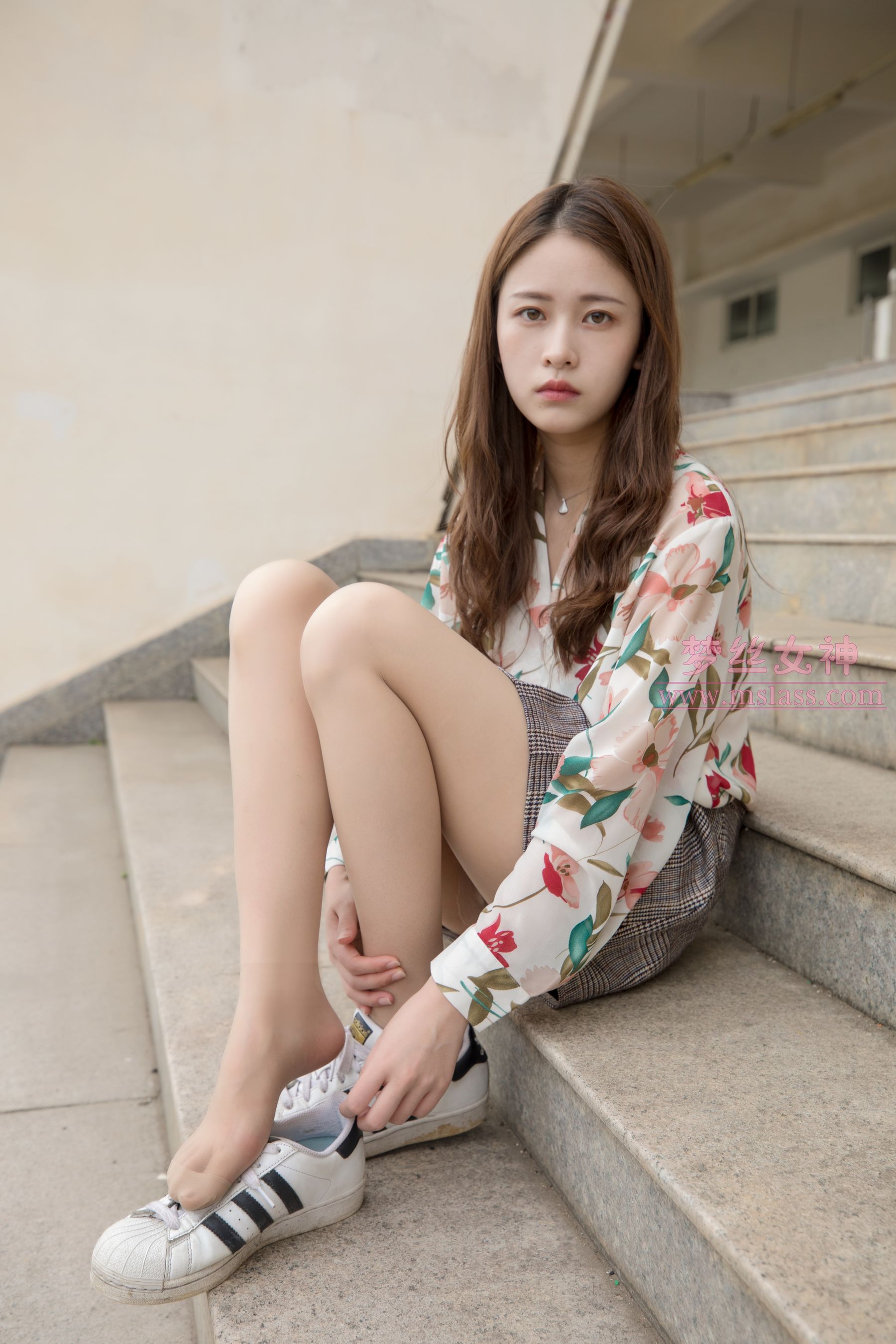 [梦丝女神MSLASS]  魏婷婷 宿楼丝袜玉足女神