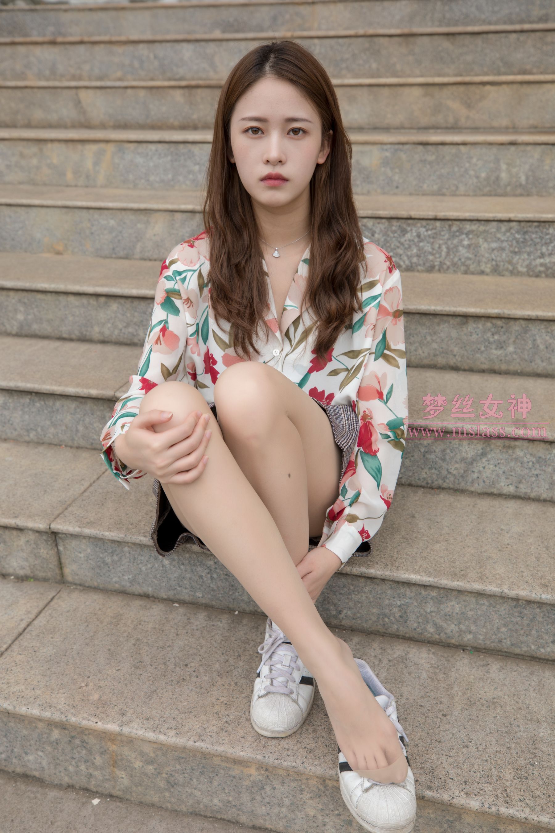 [梦丝女神MSLASS]  魏婷婷 宿楼丝袜玉足女神