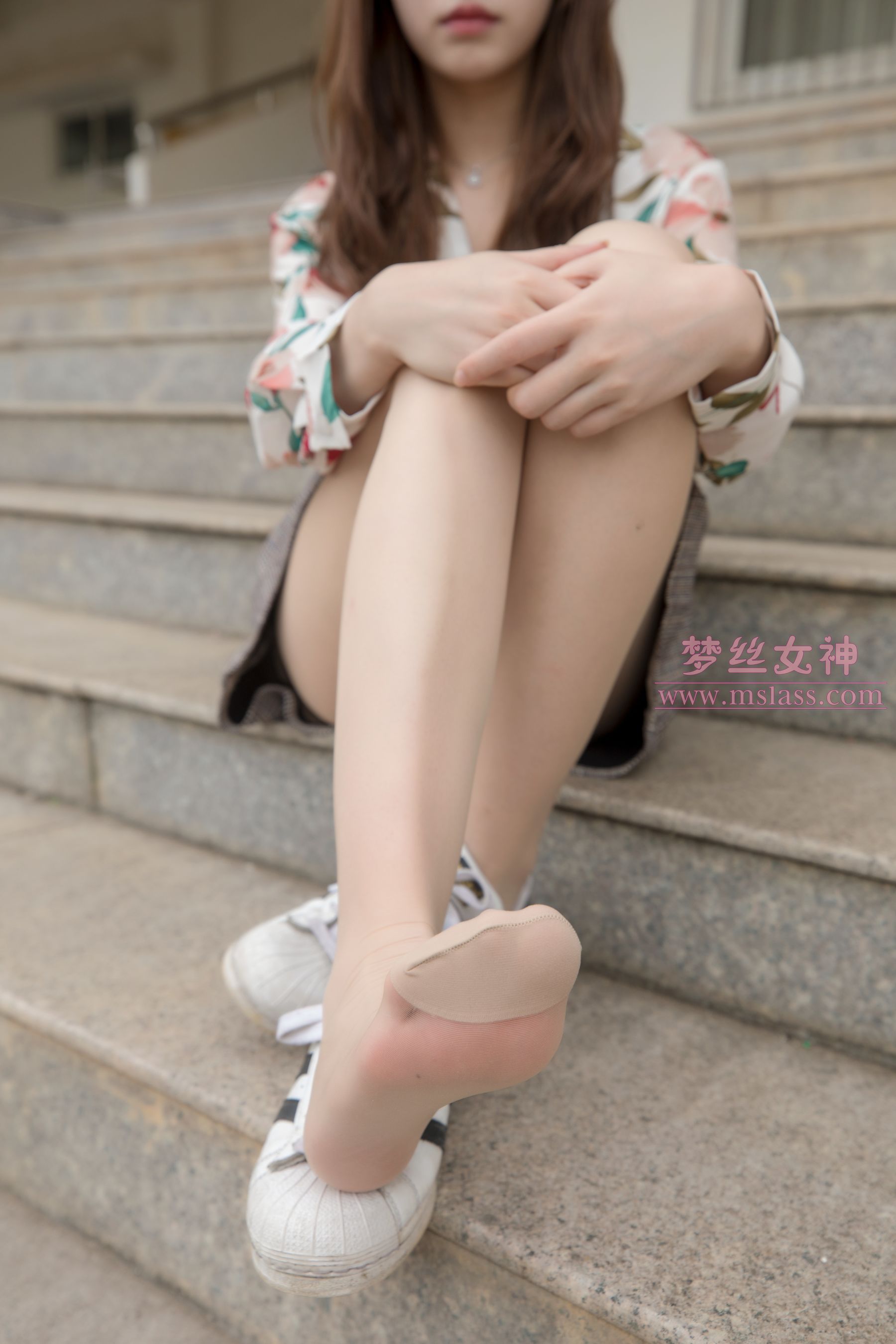 [梦丝女神MSLASS]  魏婷婷 宿楼丝袜玉足女神