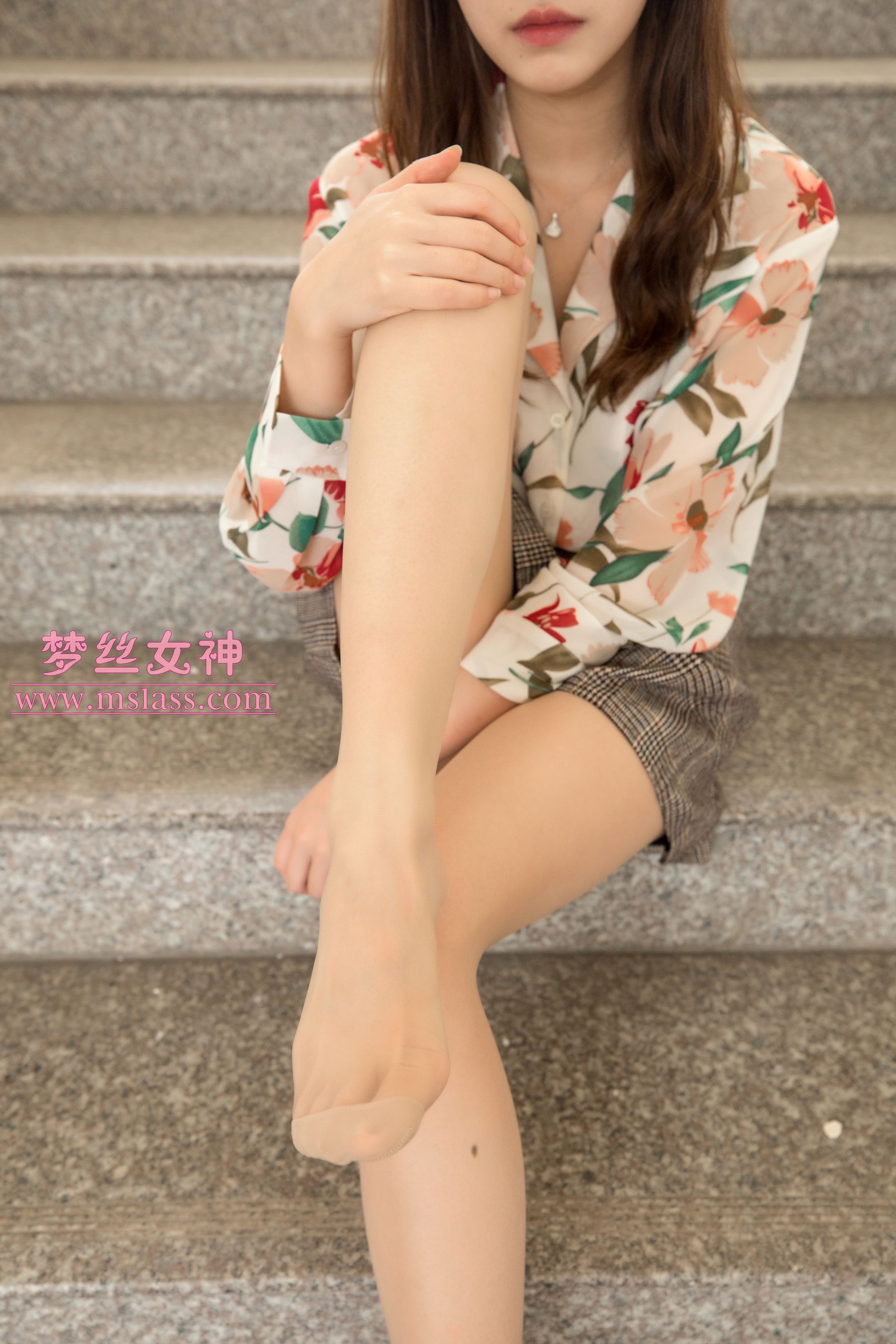 [梦丝女神MSLASS]  魏婷婷 宿楼丝袜玉足女神