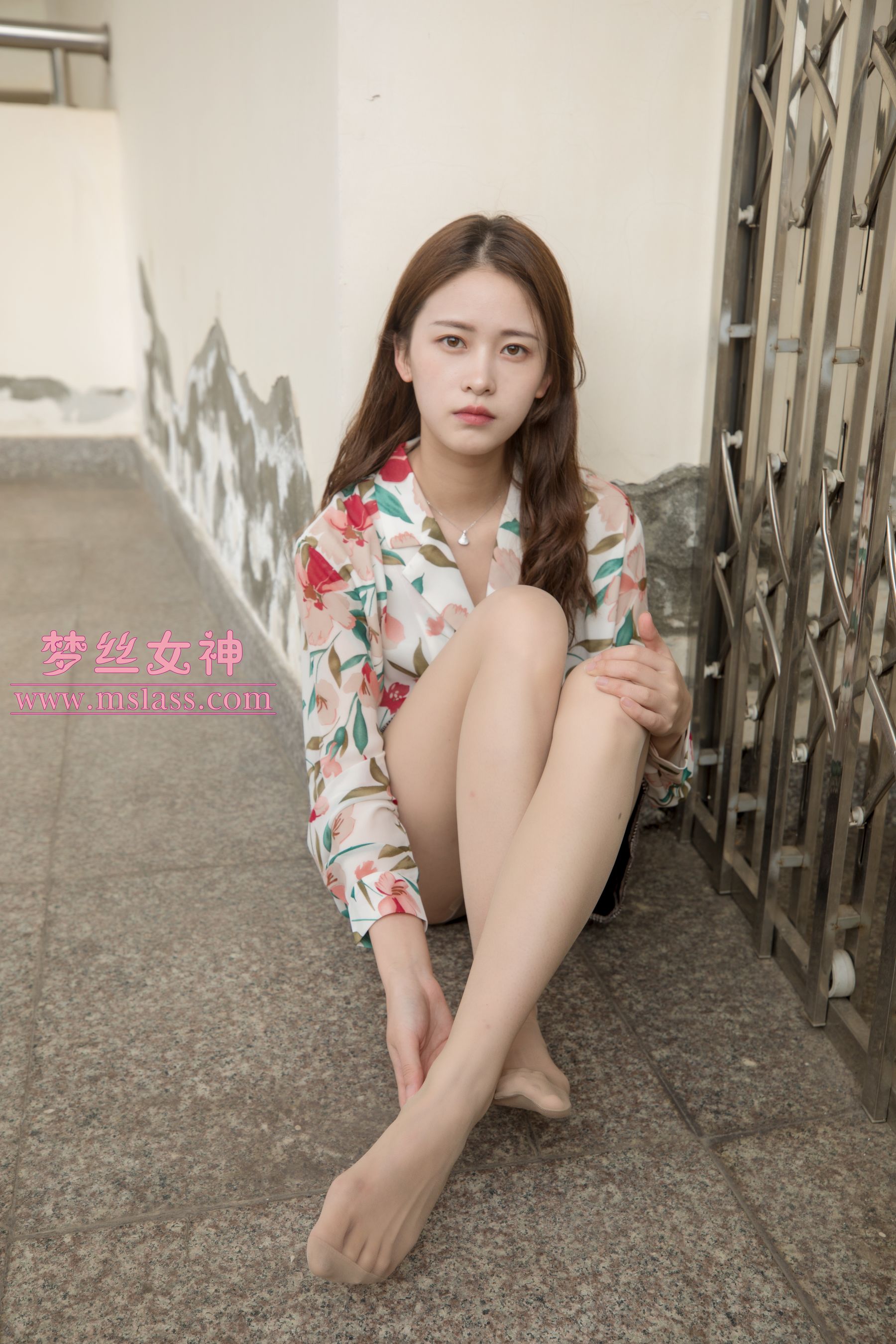 [梦丝女神MSLASS]  魏婷婷 宿楼丝袜玉足女神