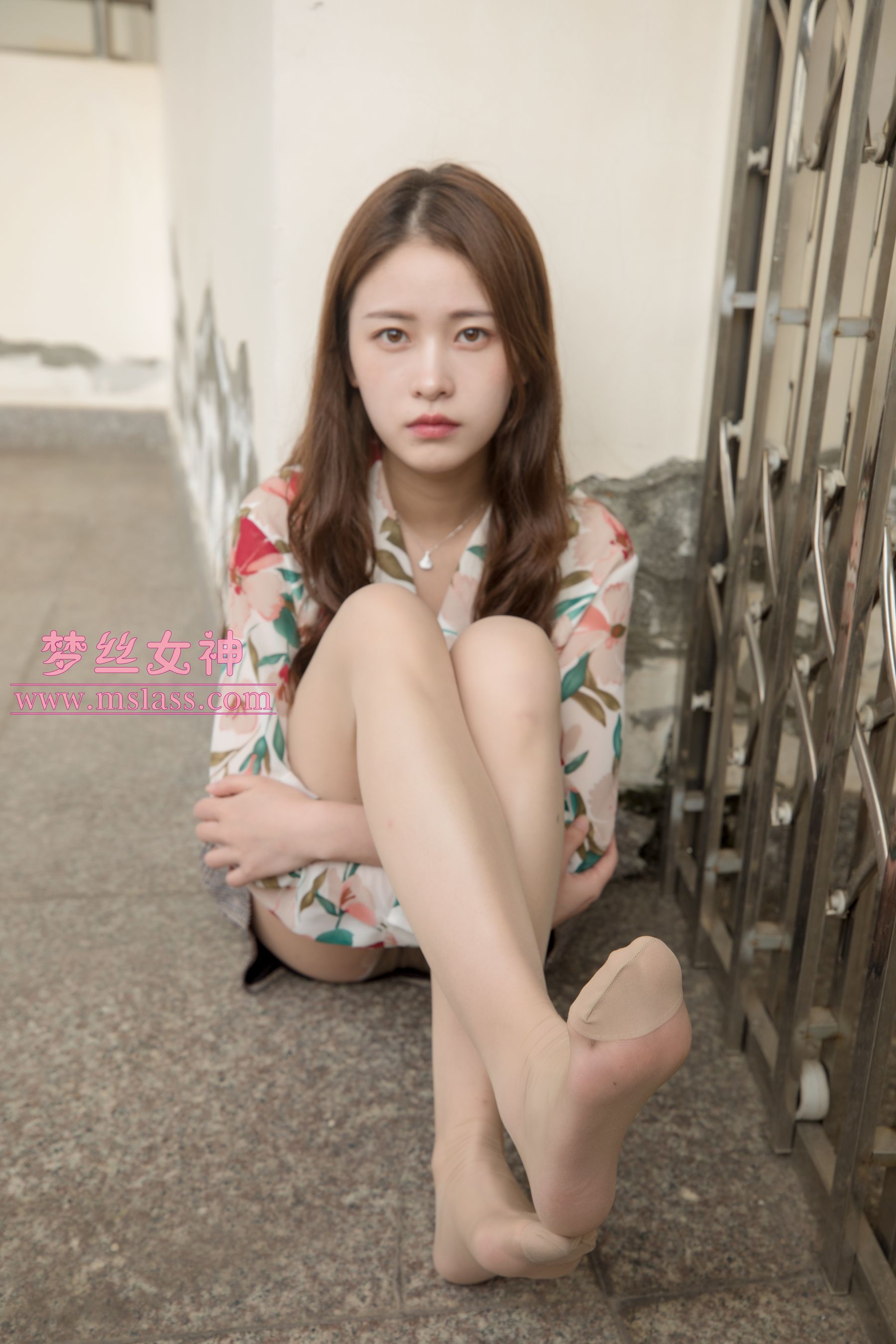 [梦丝女神MSLASS]  魏婷婷 宿楼丝袜玉足女神