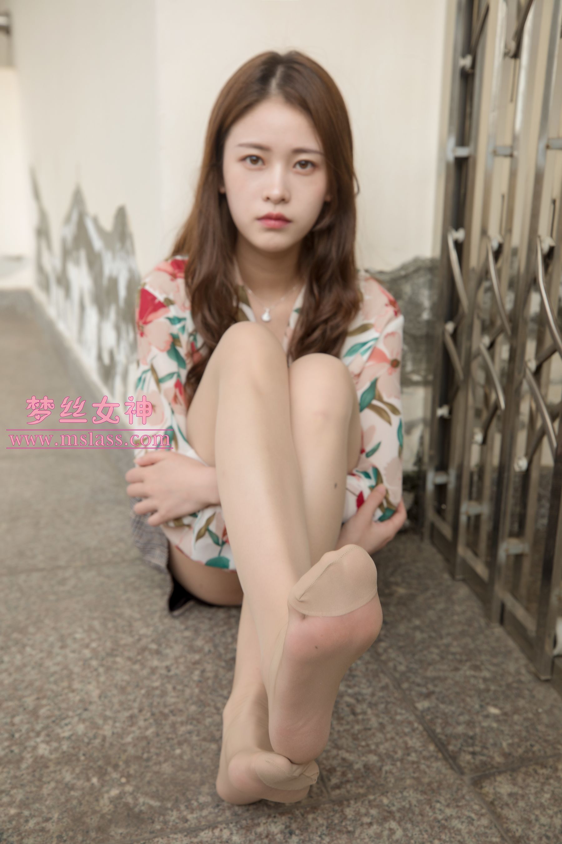 [梦丝女神MSLASS]  魏婷婷 宿楼丝袜玉足女神