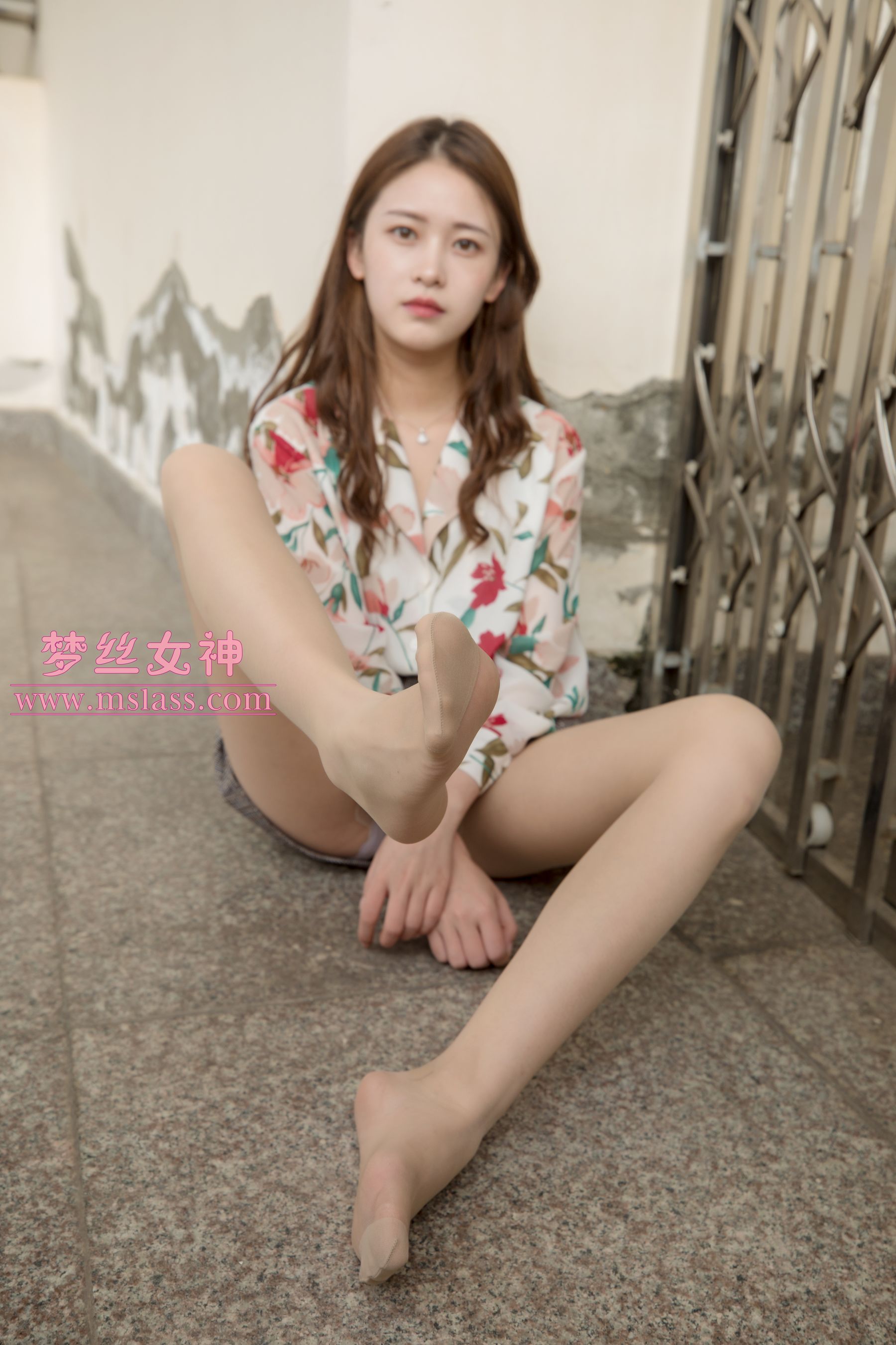 [梦丝女神MSLASS]  魏婷婷 宿楼丝袜玉足女神