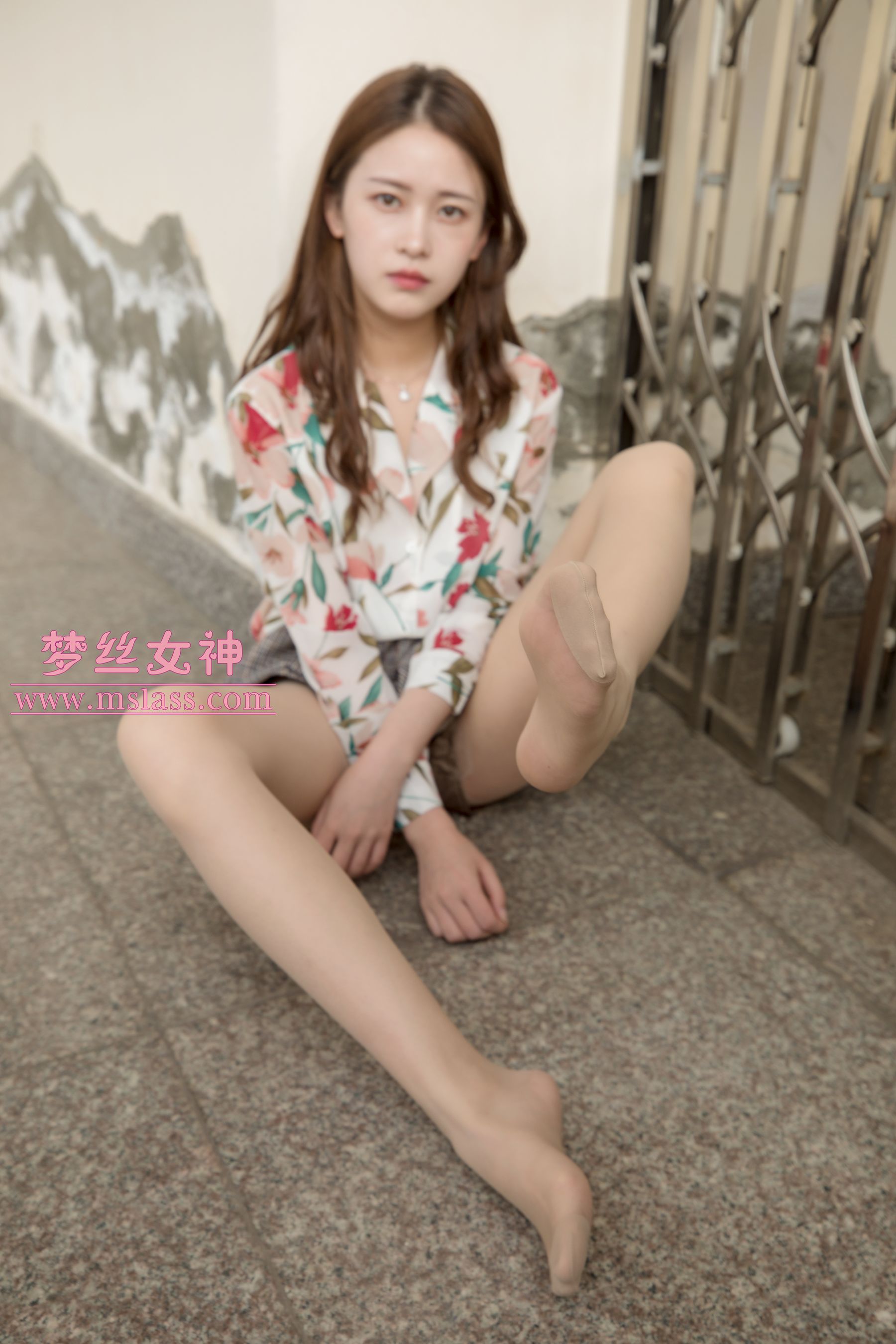 [梦丝女神MSLASS]  魏婷婷 宿楼丝袜玉足女神