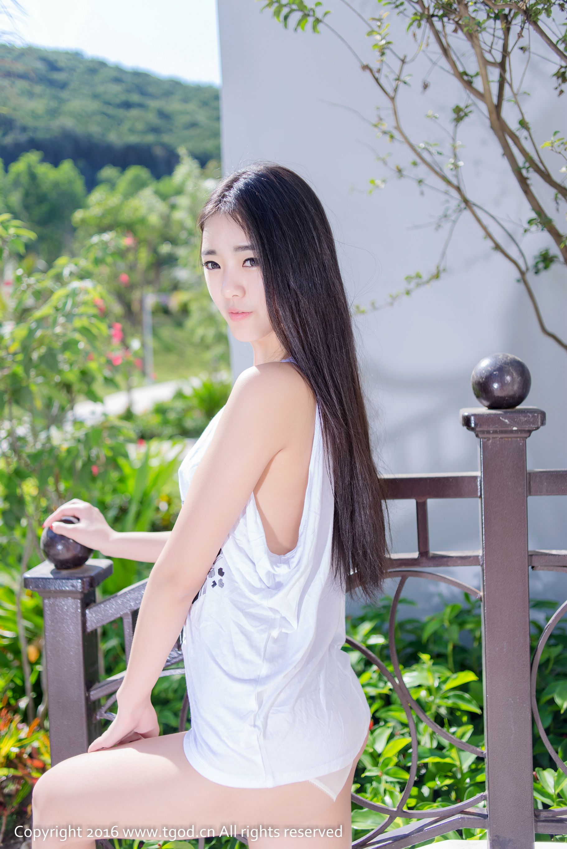 可乐Vicky《肤白胸嫩窈窕迷人》 [推女神TGOD]