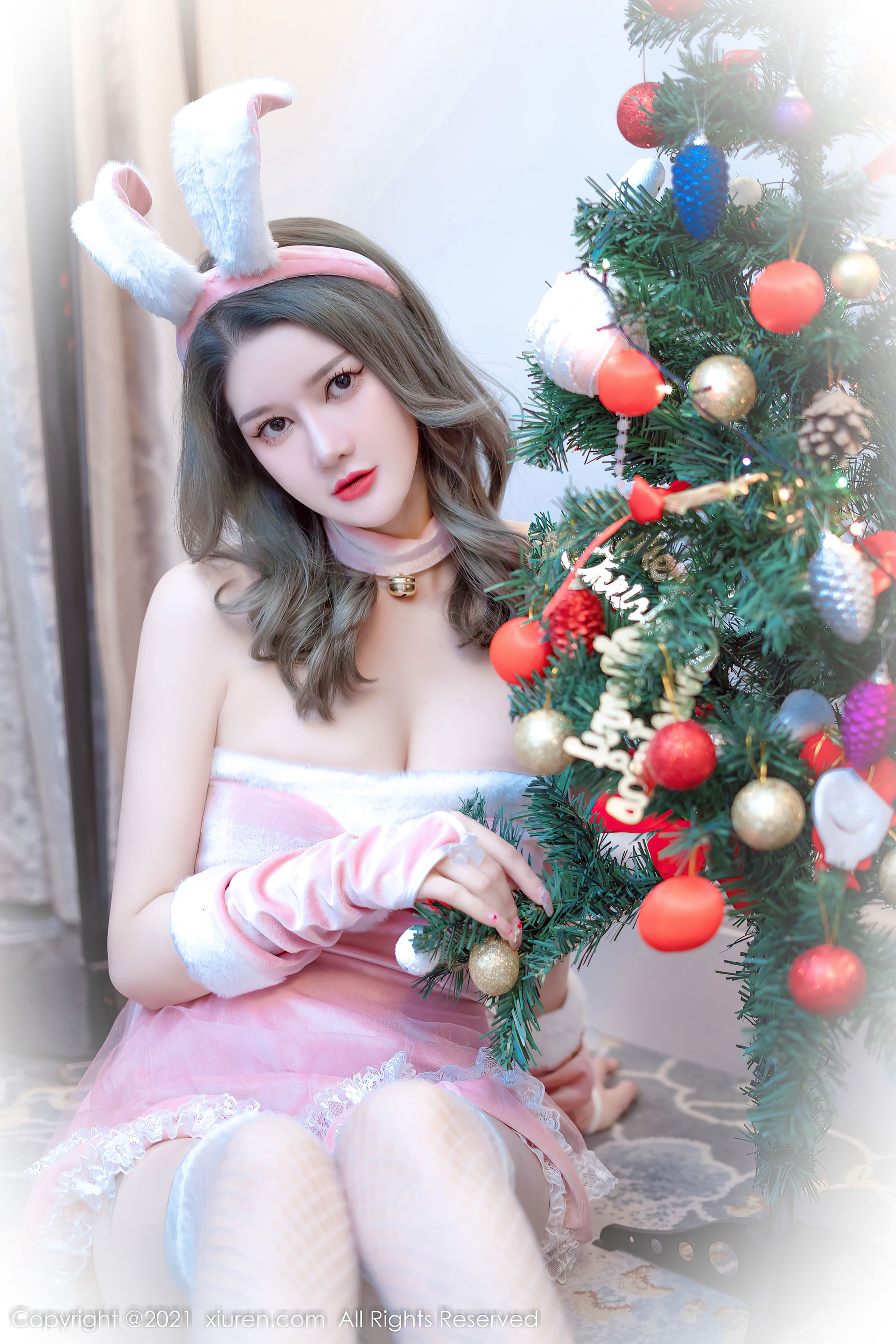[秀人XiuRen] No.4374 文芮jeninfer