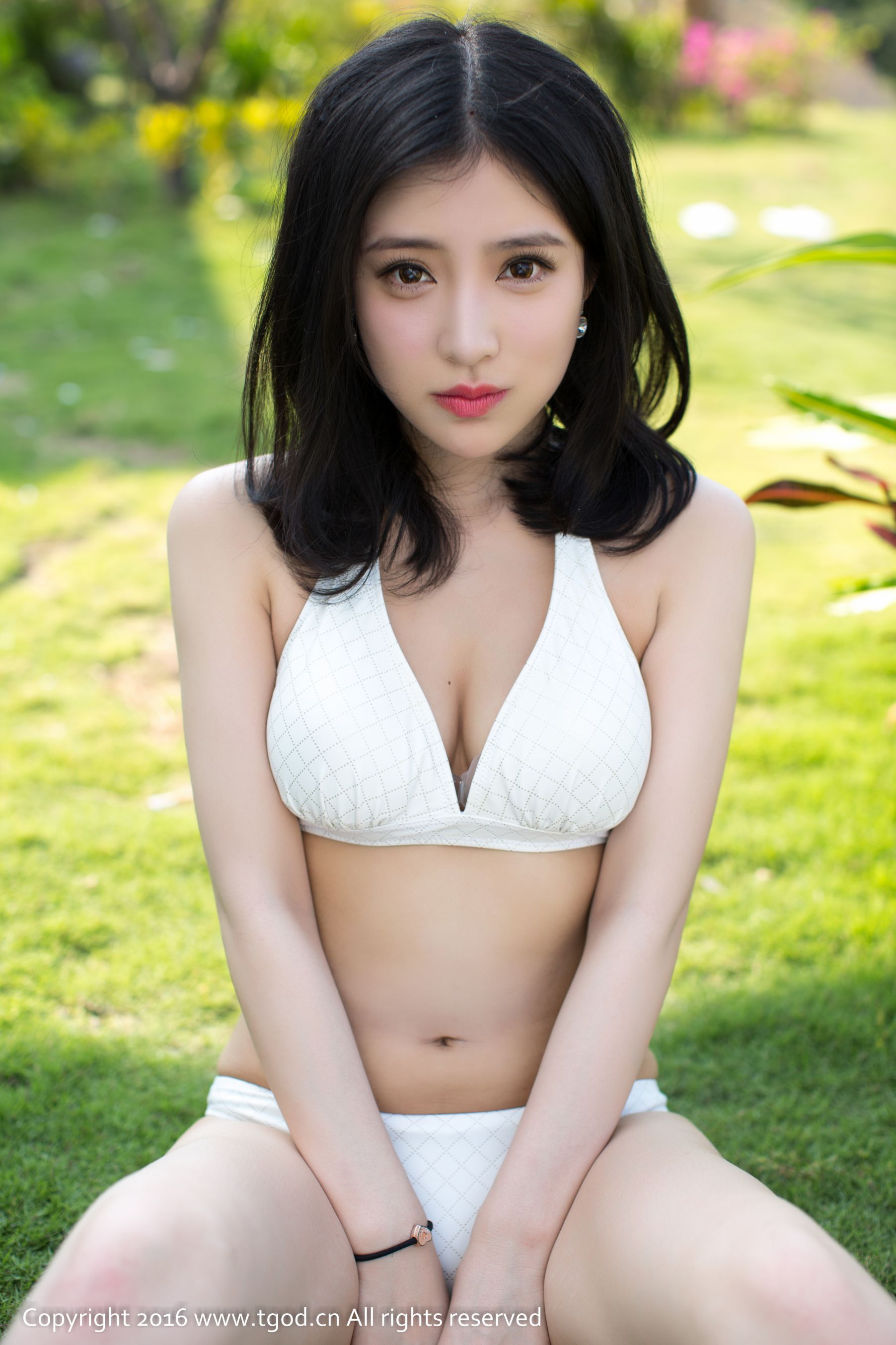 施忆佳Kitty酱《秀色可餐美若霜》 [推女神TGOD]