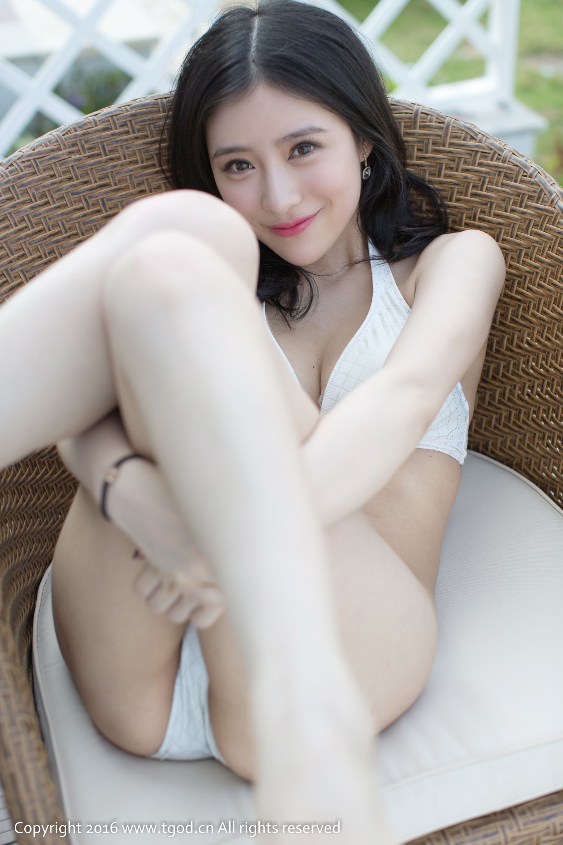 施忆佳Kitty酱《秀色可餐美若霜》 [推女神TGOD]