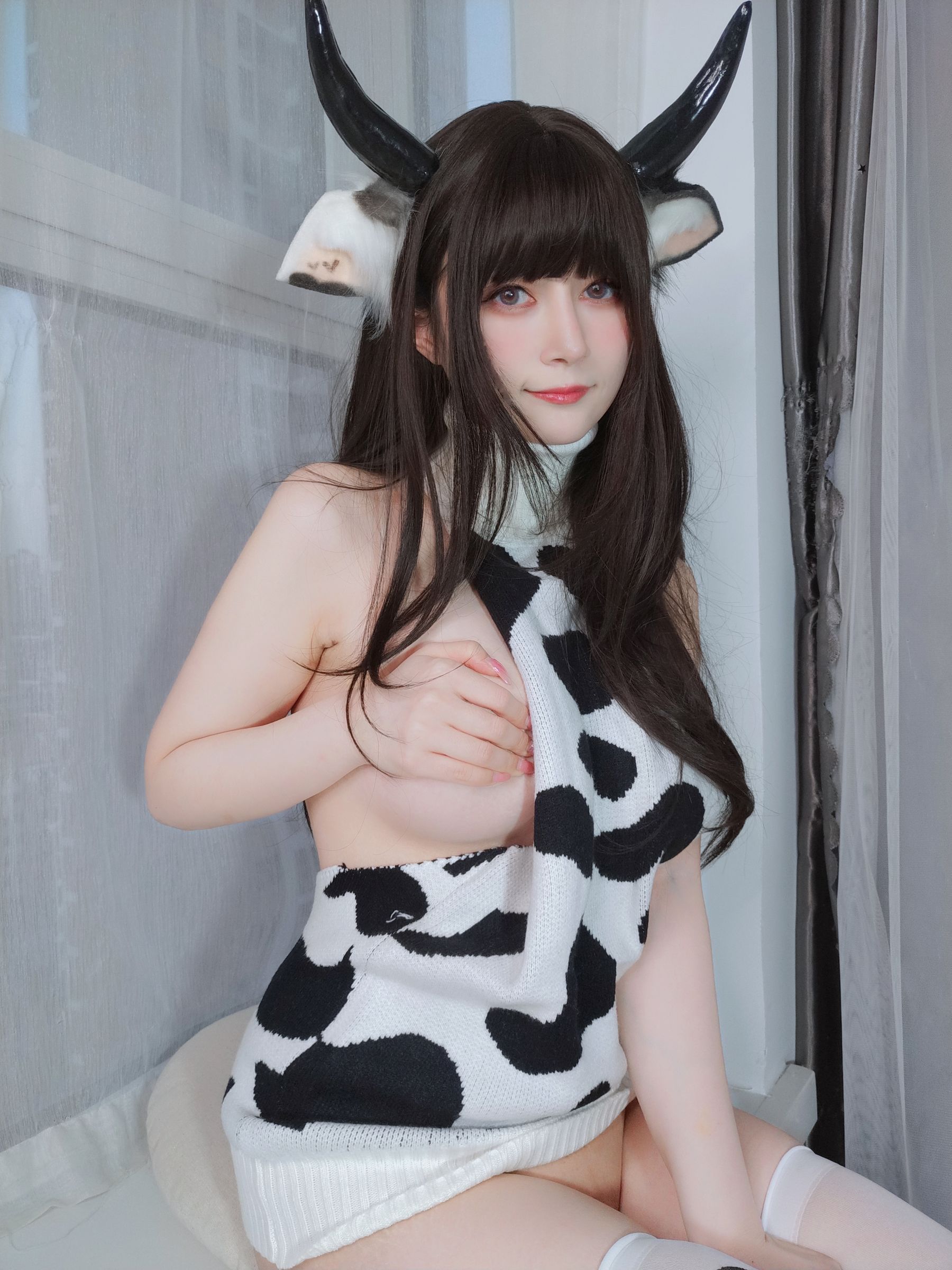 [福利COS] Coser小姐姐白银 - 可爱的奶牛