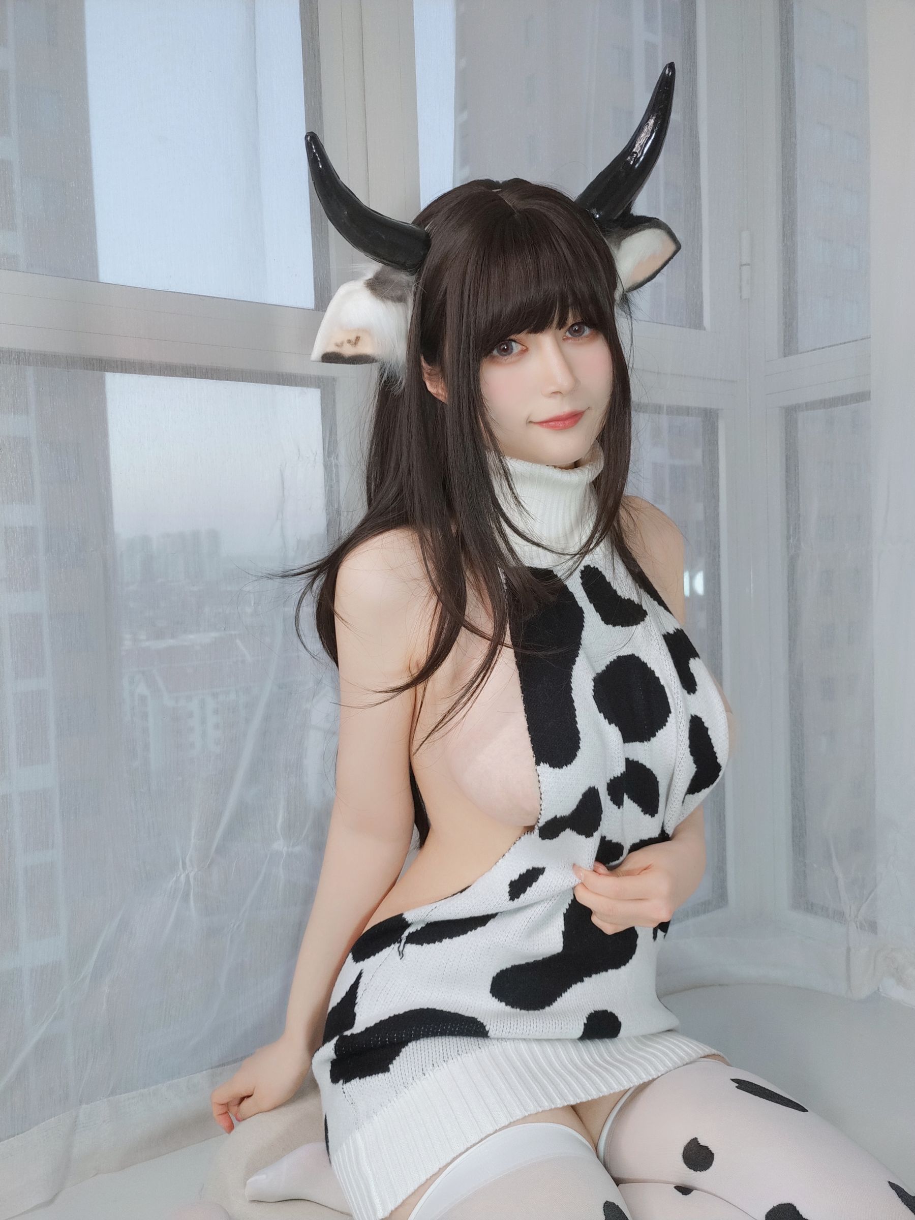 [福利COS] Coser小姐姐白银 - 可爱的奶牛