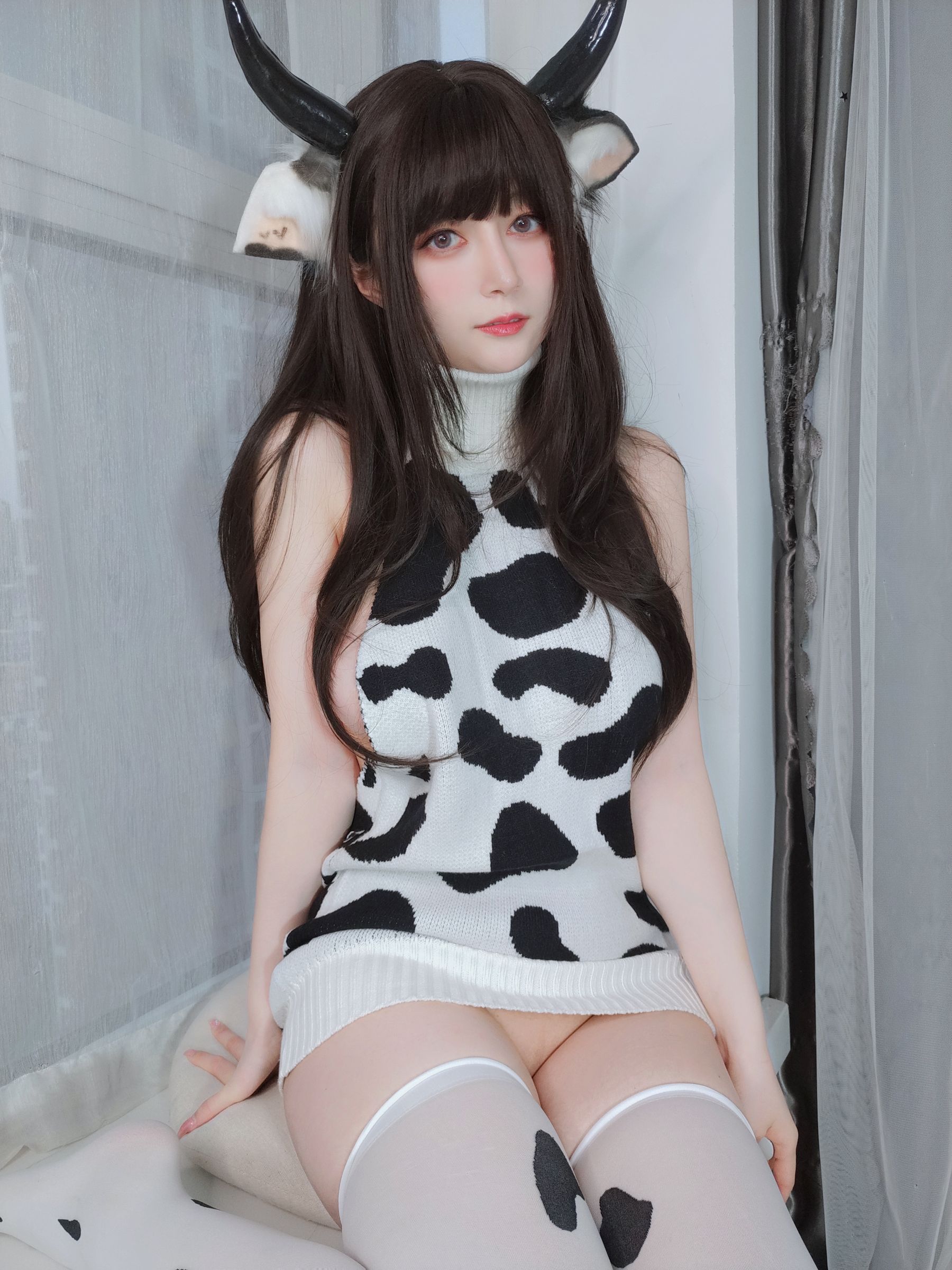 [福利COS] Coser小姐姐白银 - 可爱的奶牛