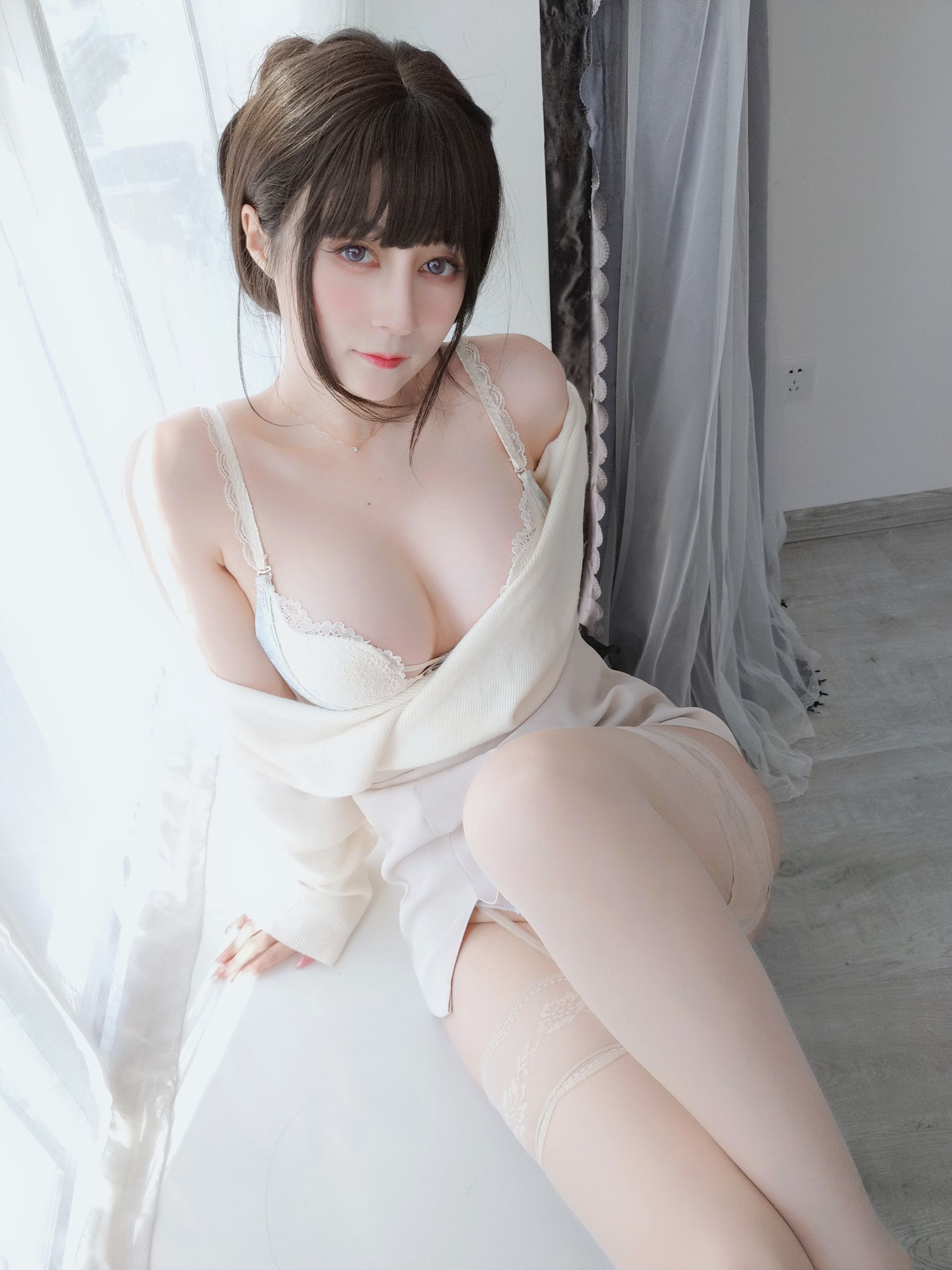 [福利COS] Coser小姐姐白银 - 梦中情人