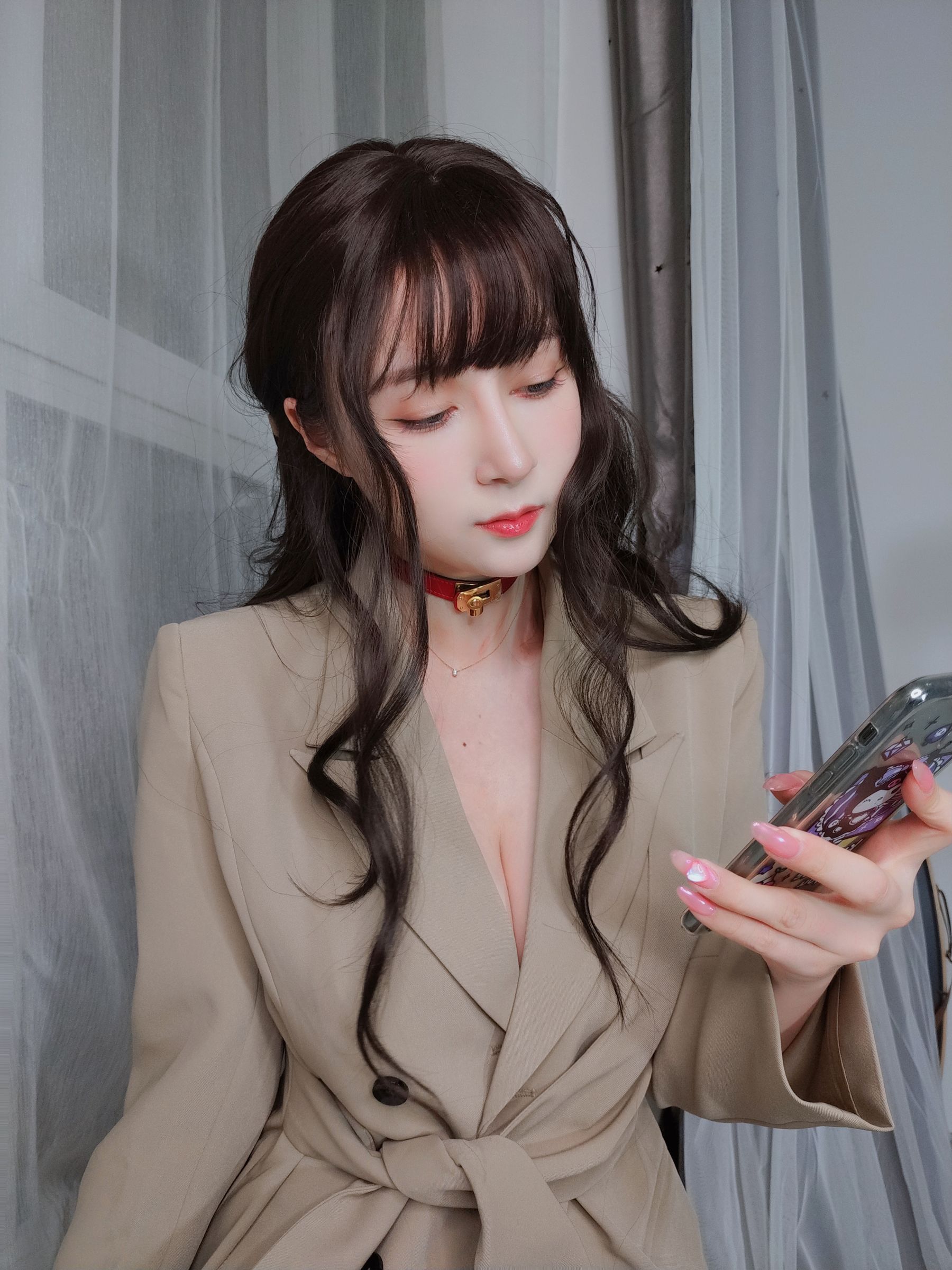 [福利COS] Coser小姐姐白银 - 残業中 ing