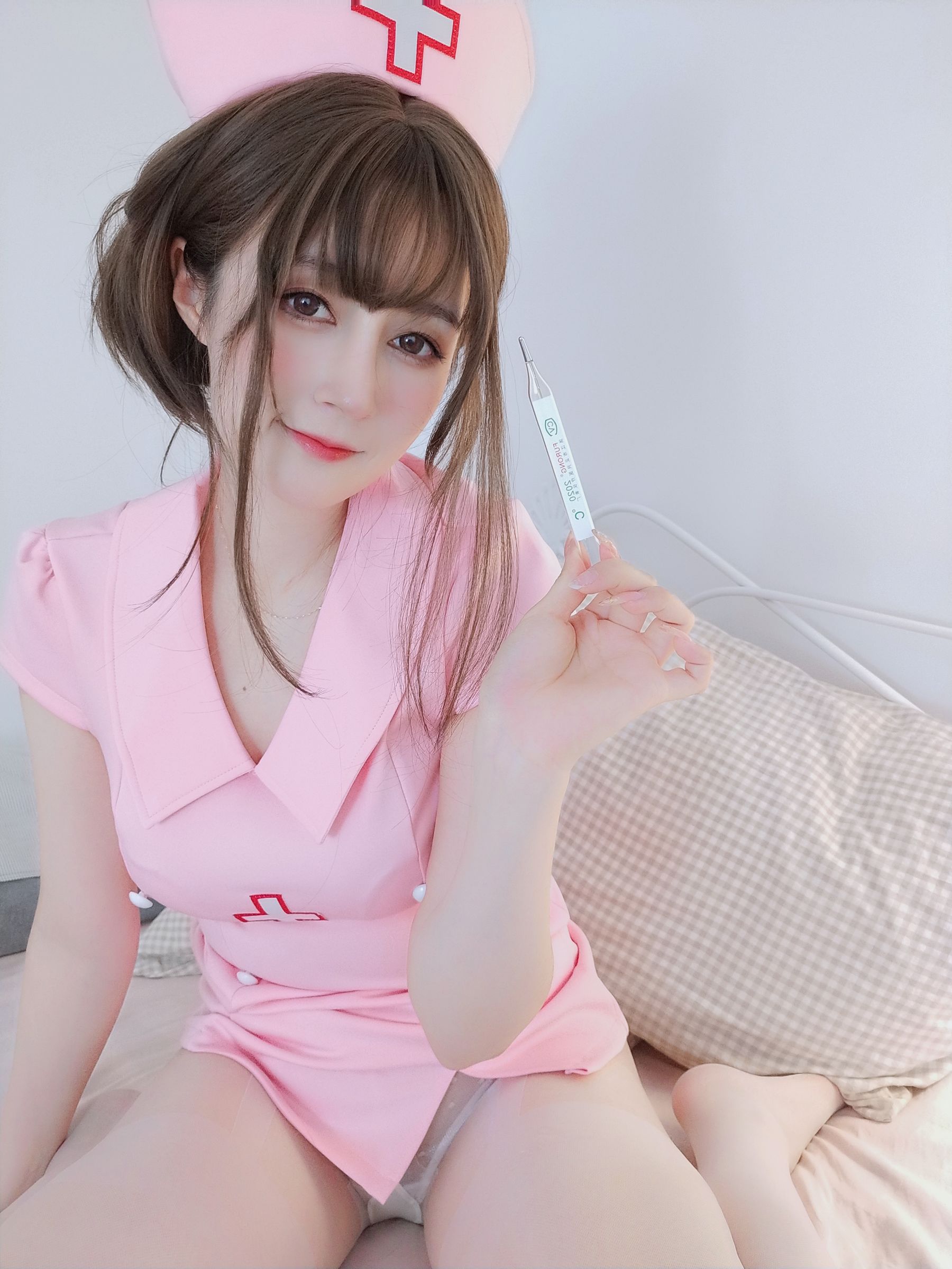 [福利COS] Coser小姐姐白银 - 残業中 ing