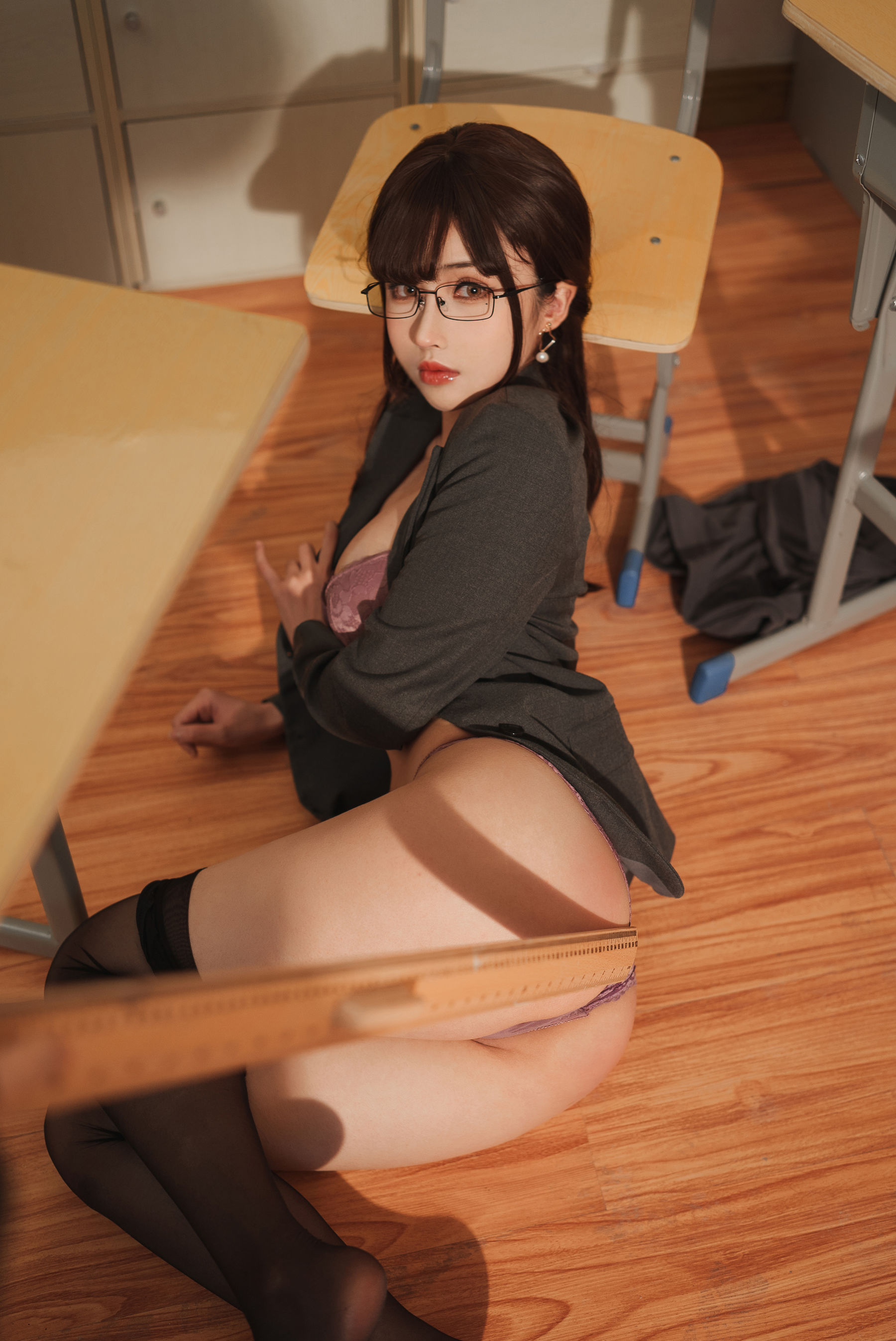 [福利COS] COS福利rioko凉凉子(肉扣热热子) - 奇怪的老师